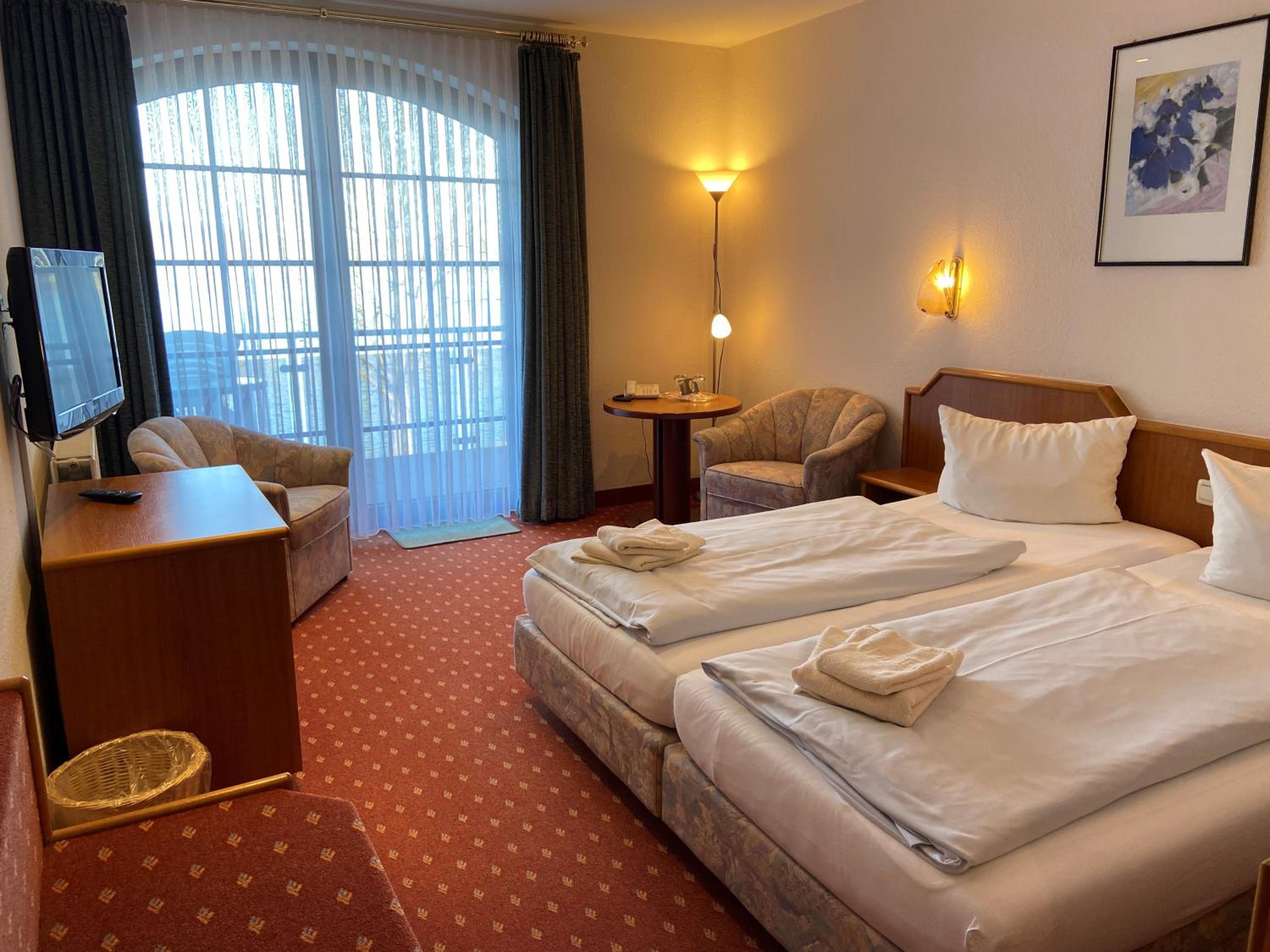 Double Room with Lake View - Photo 1