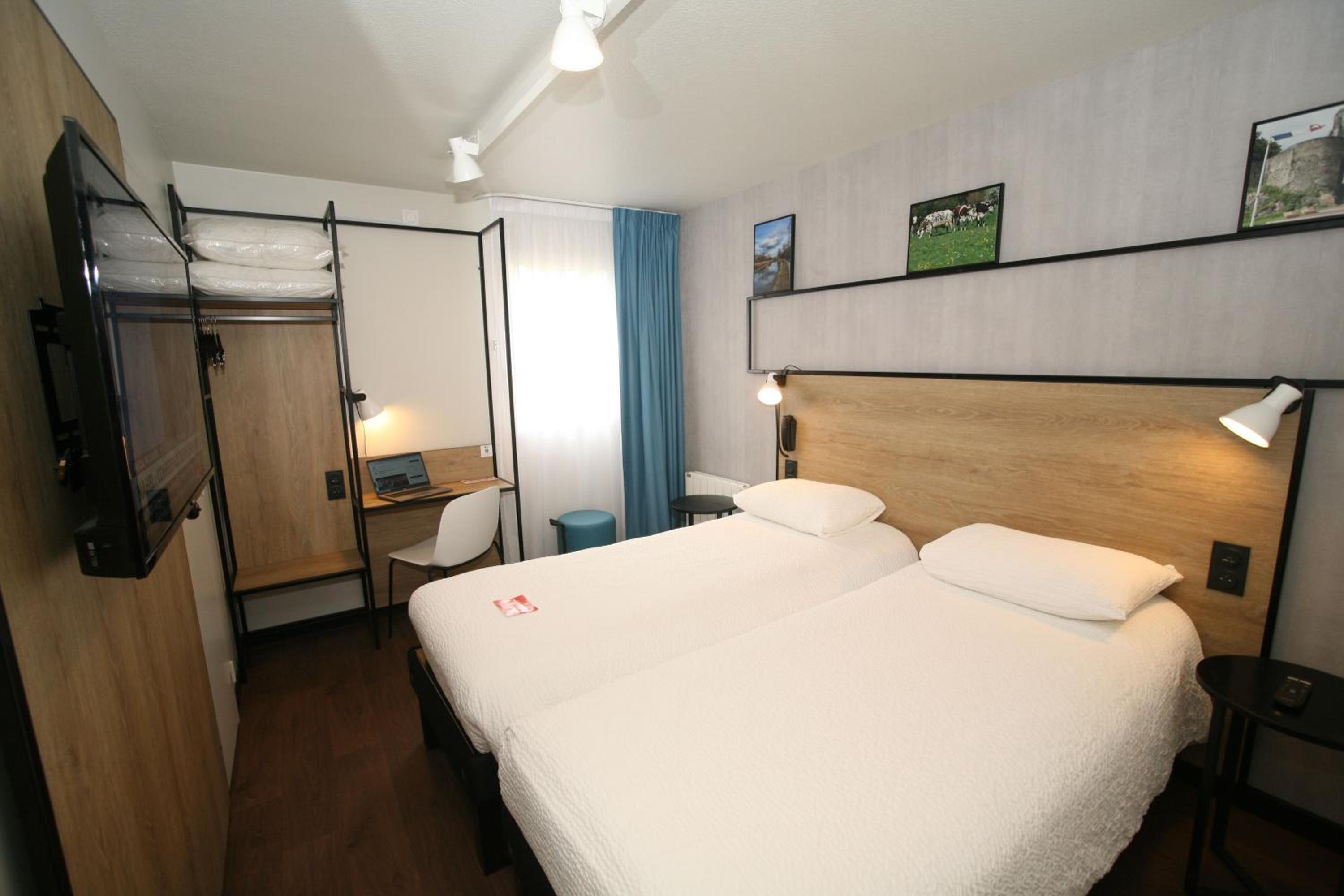 Standard Twin Room - Photo 3
