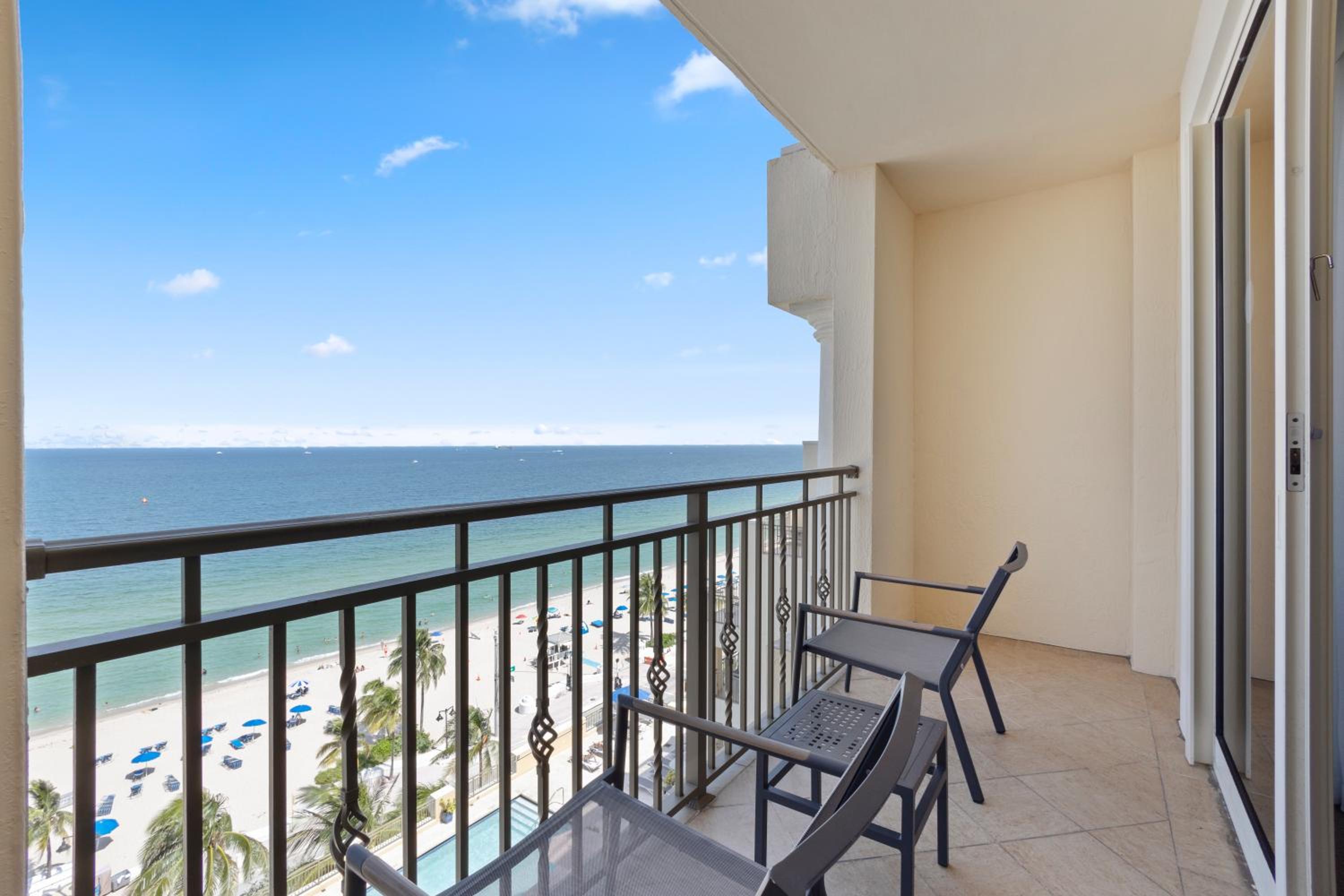 One-Bedroom Suite with Oceanfront View thumbnail 6