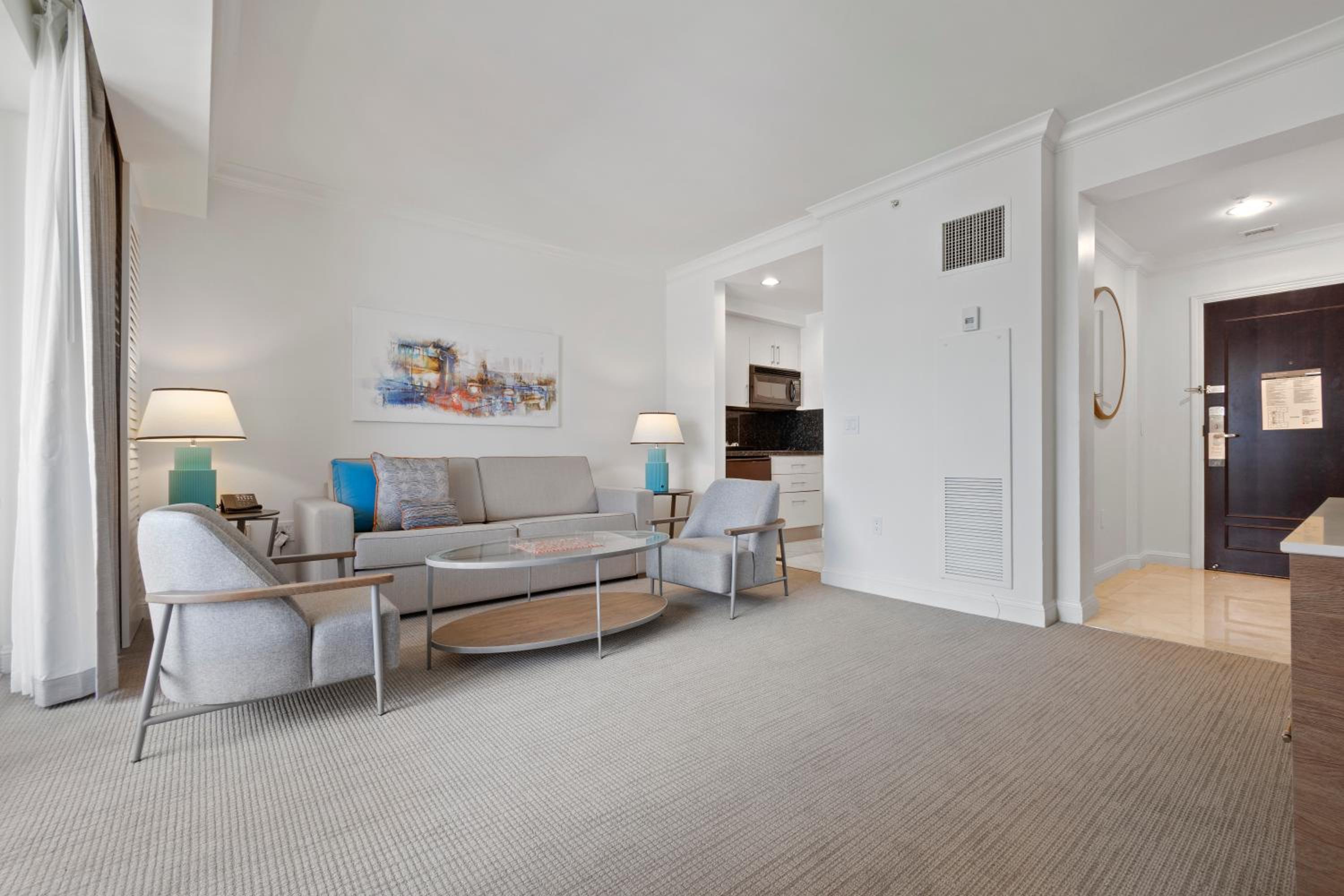 One-Bedroom Suite with Ocean View thumbnail 6