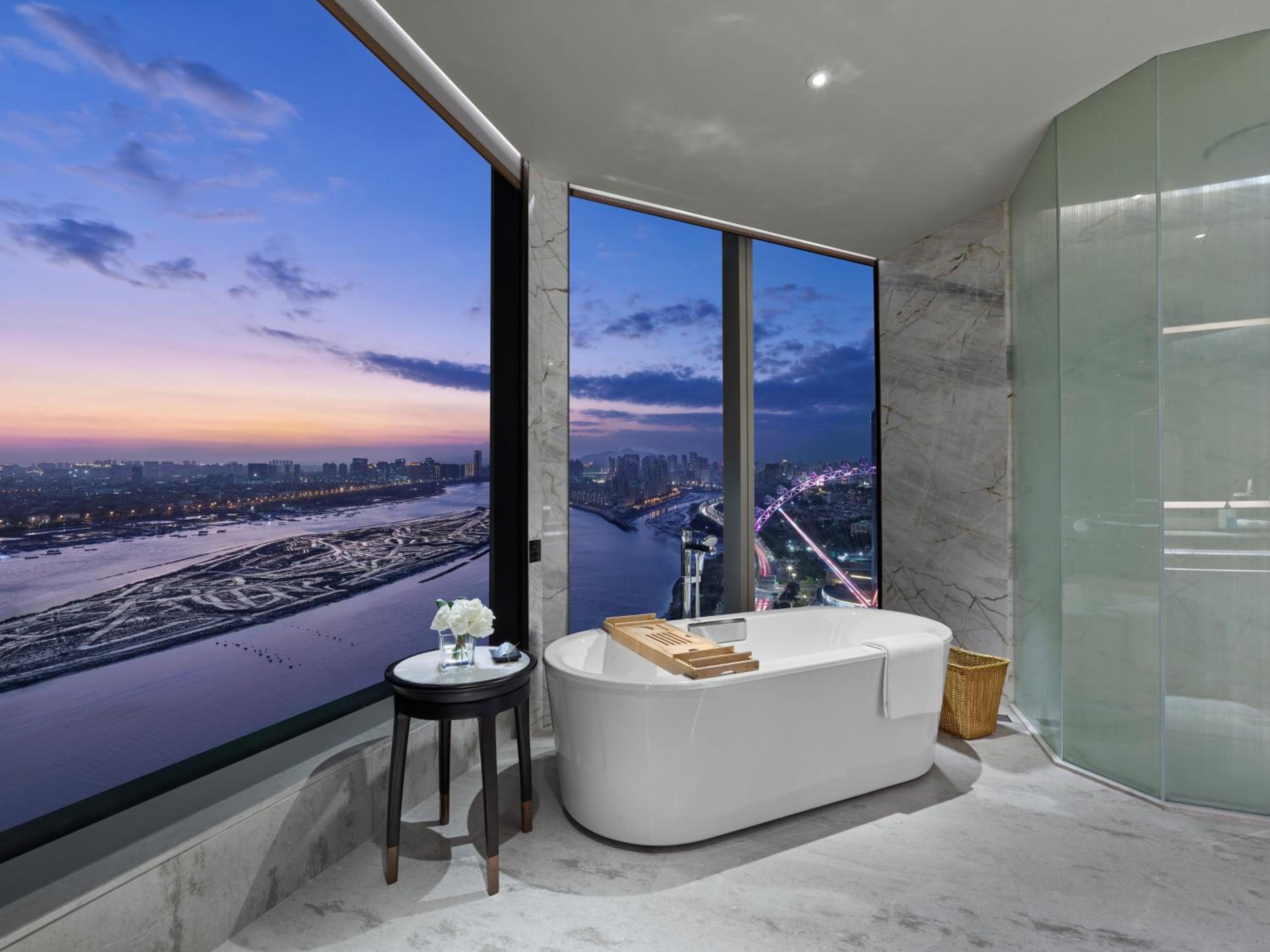 One-Bedroom Suite with River View photo 2