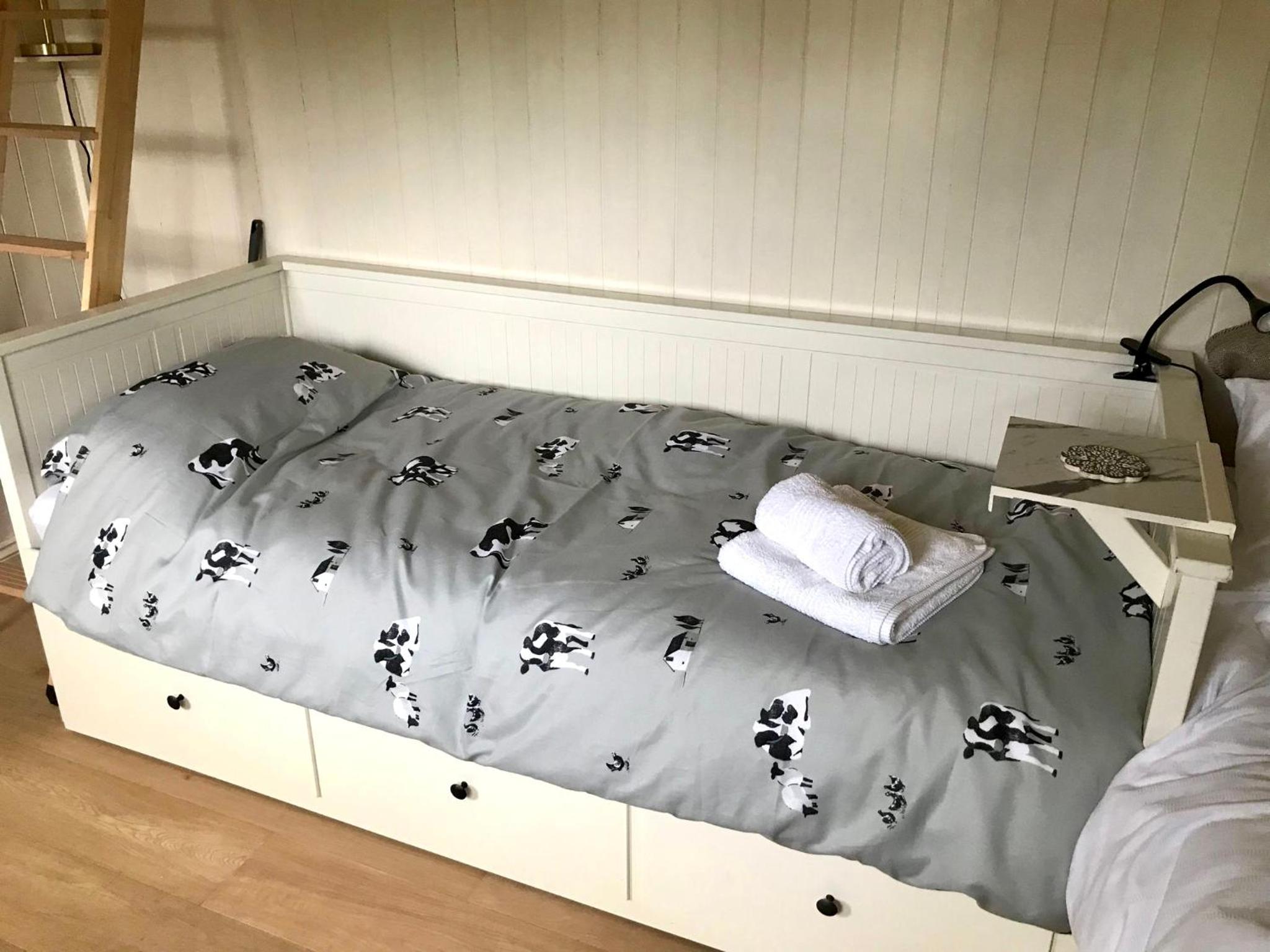 One-Bedroom House photo 1