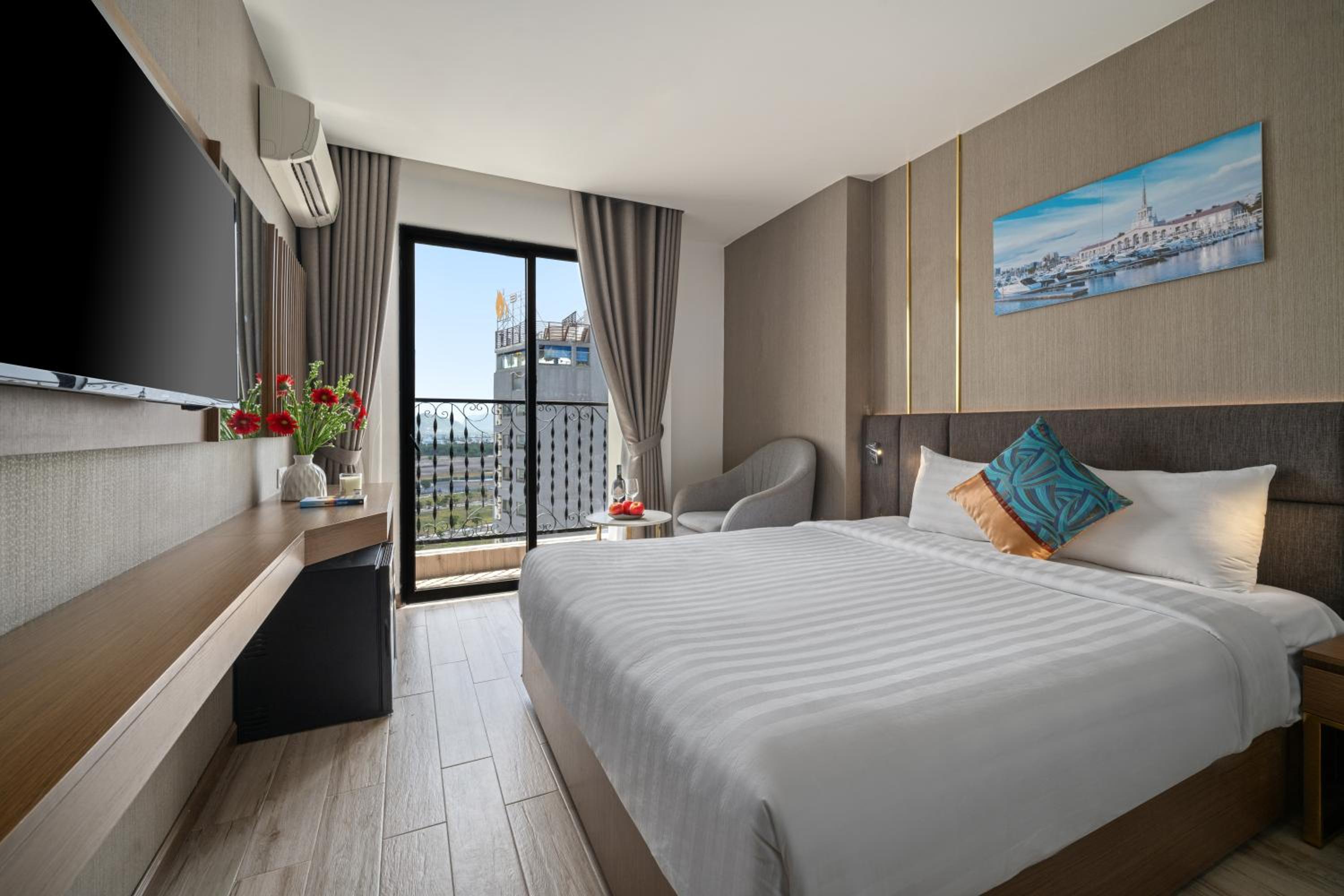 Superior Double or Twin Room with City View