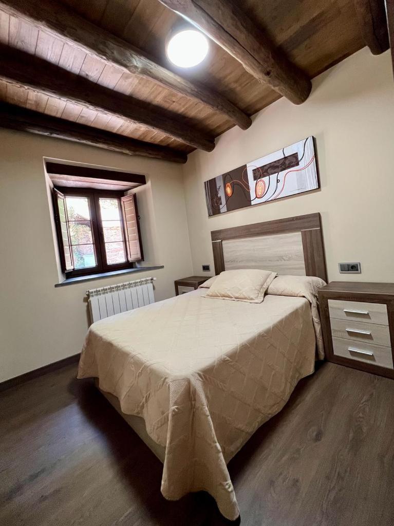 Three-Bedroom House photo 3