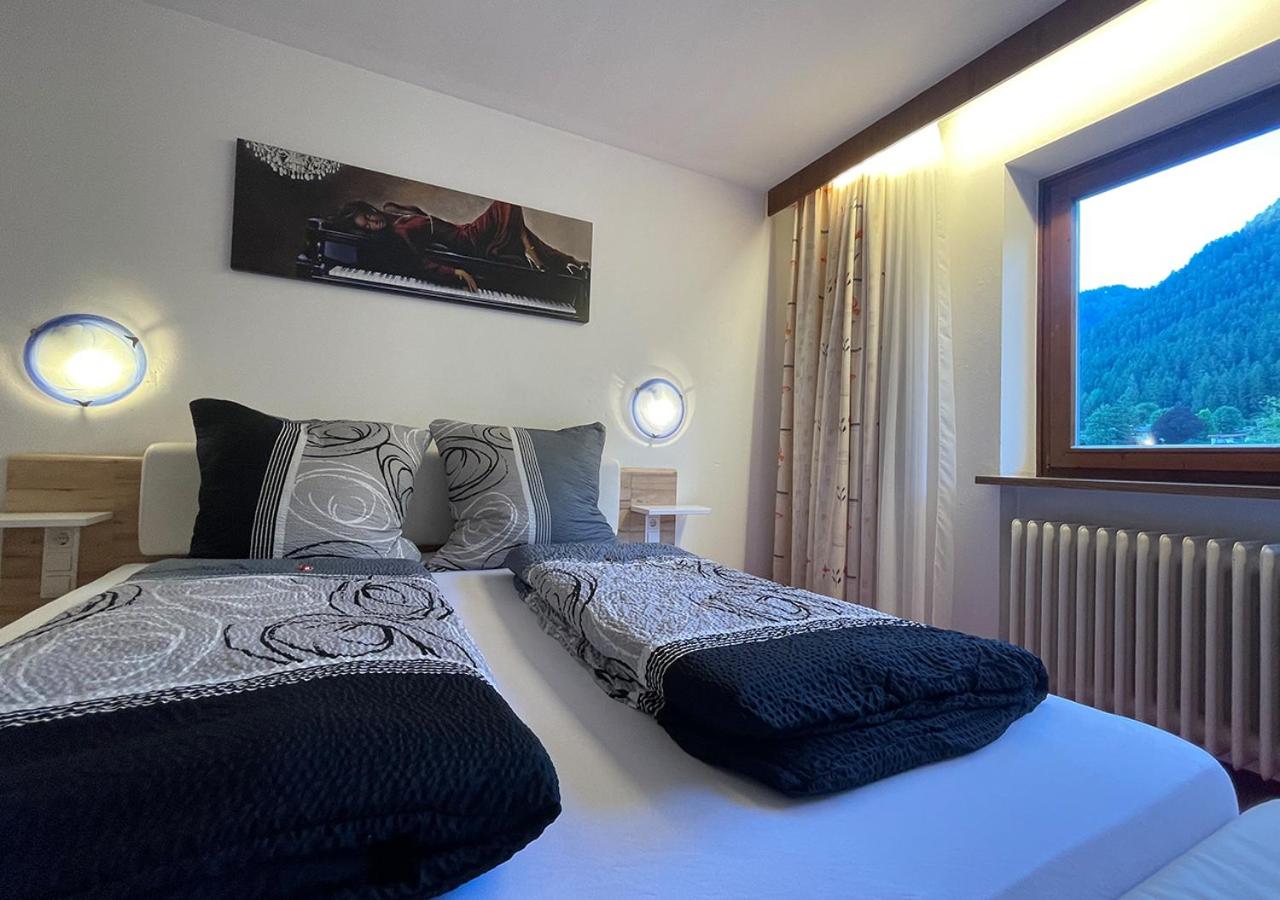 Deluxe Double Room with Balcony photo 3