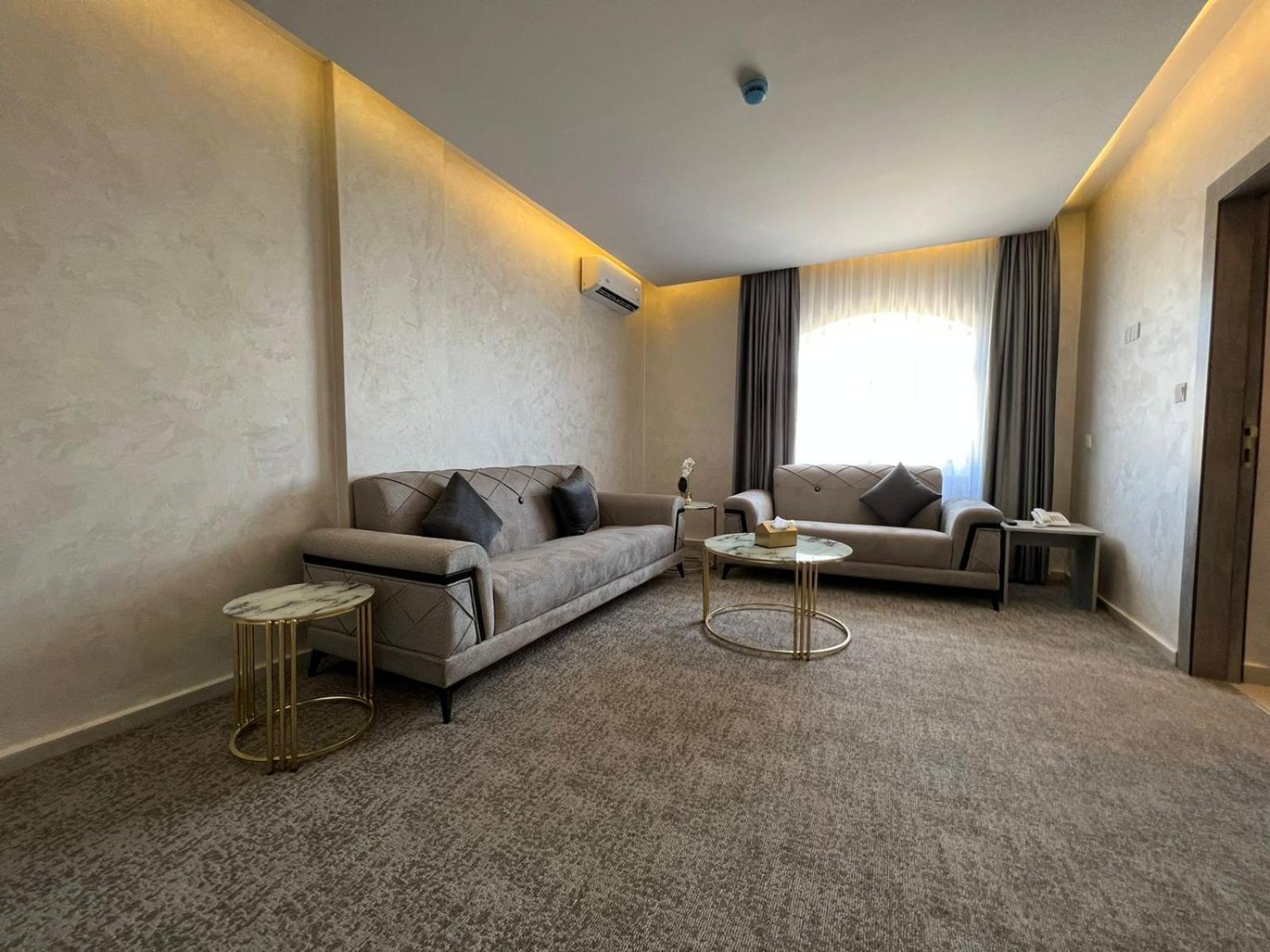 One-Bedroom Apartment - Photo 18