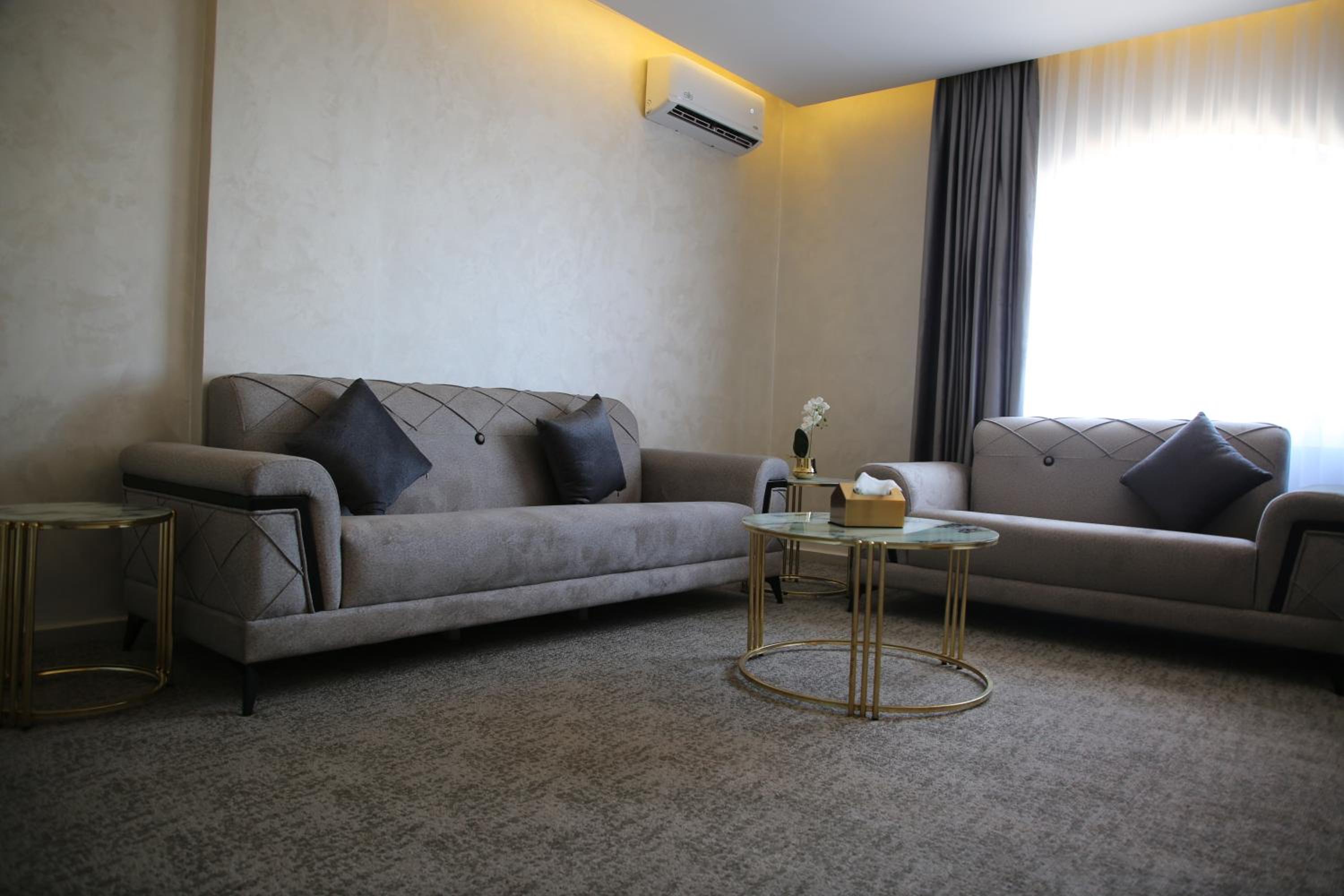 One-Bedroom Apartment - Photo 17