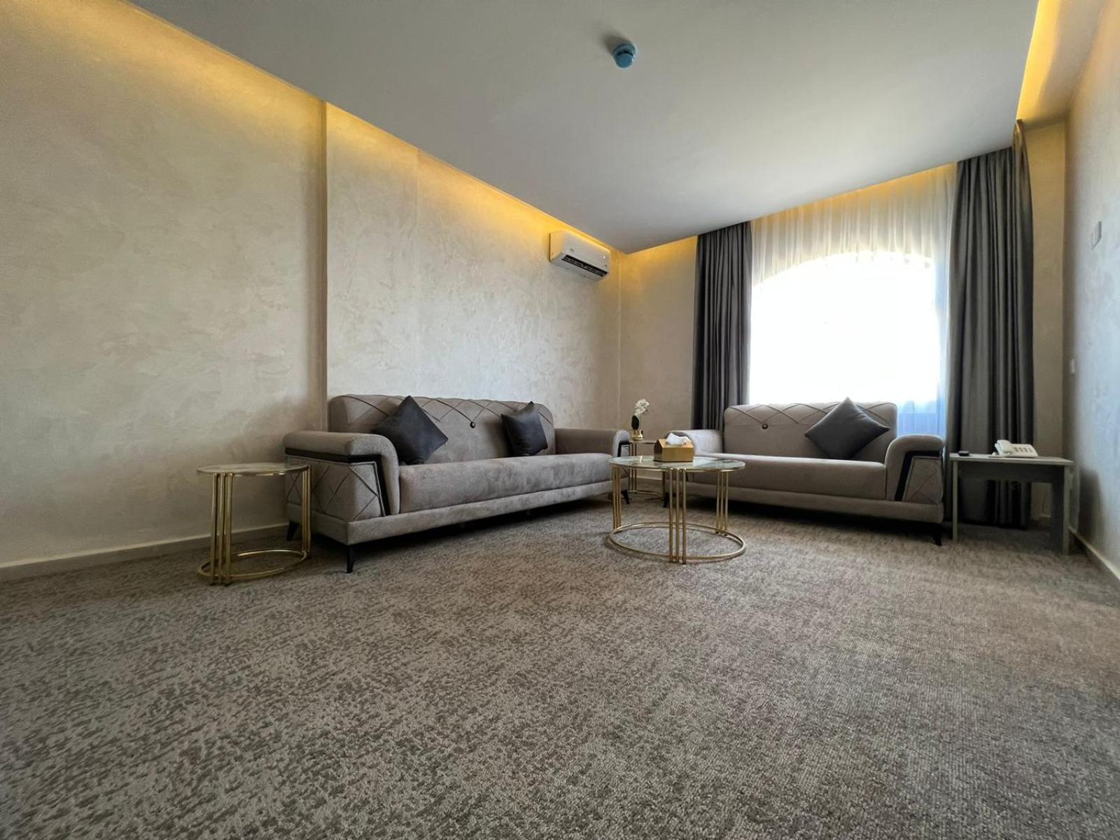 One-Bedroom Apartment - Photo 16