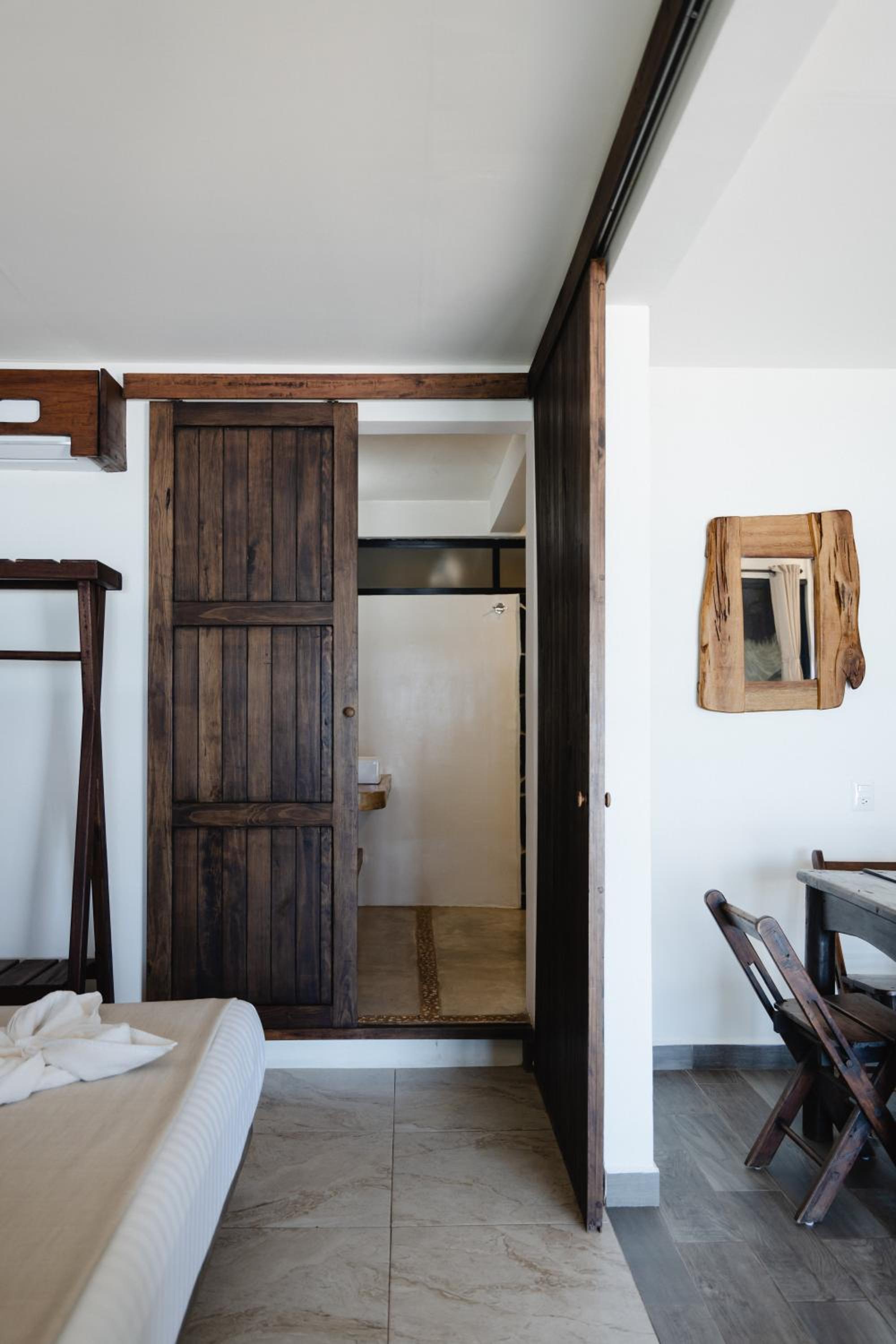 Apartment with Sea View - Photo 10