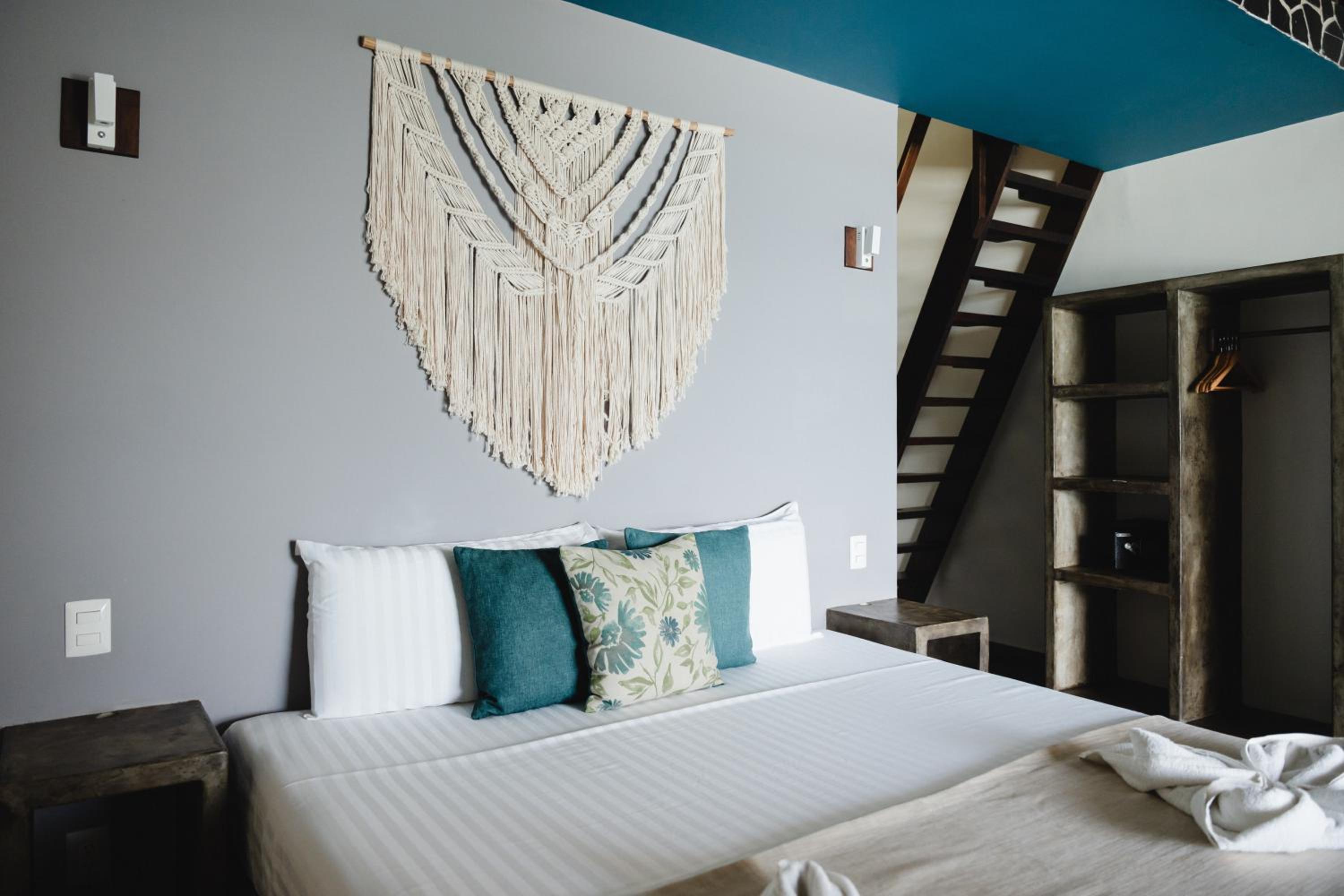King Suite with Sea View - Photo 14