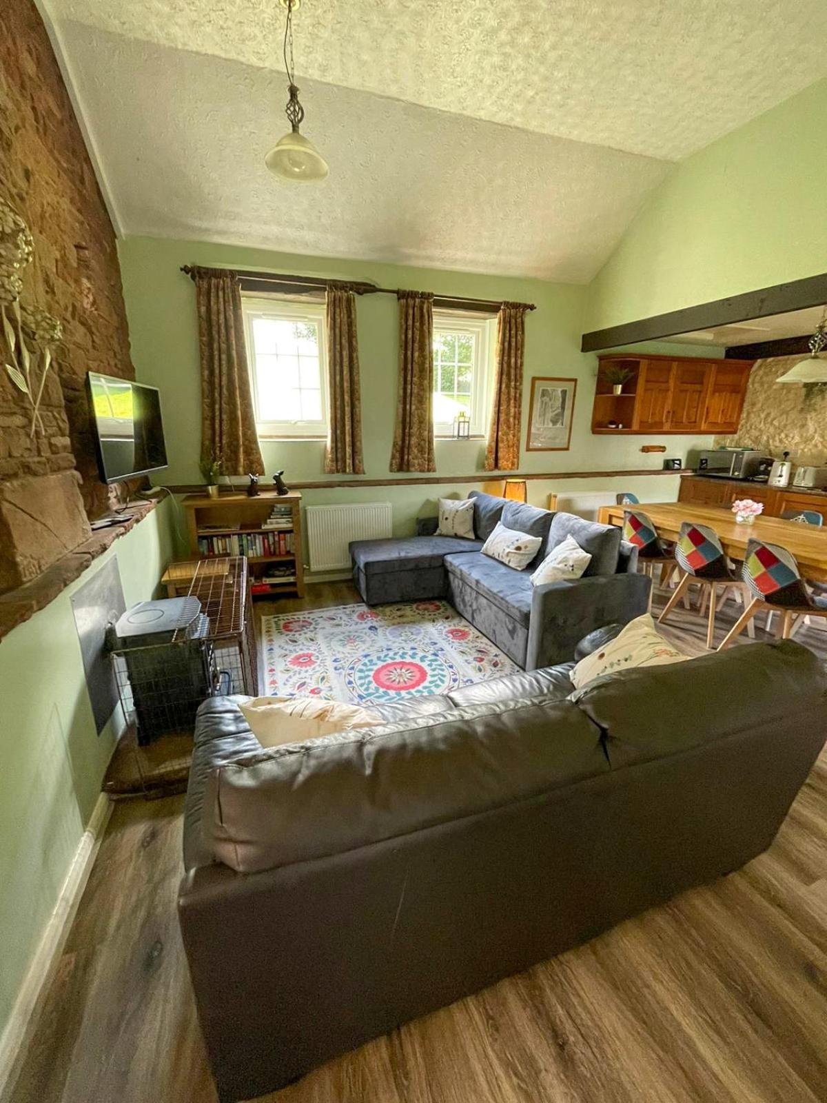 Four-Bedroom House photo 1