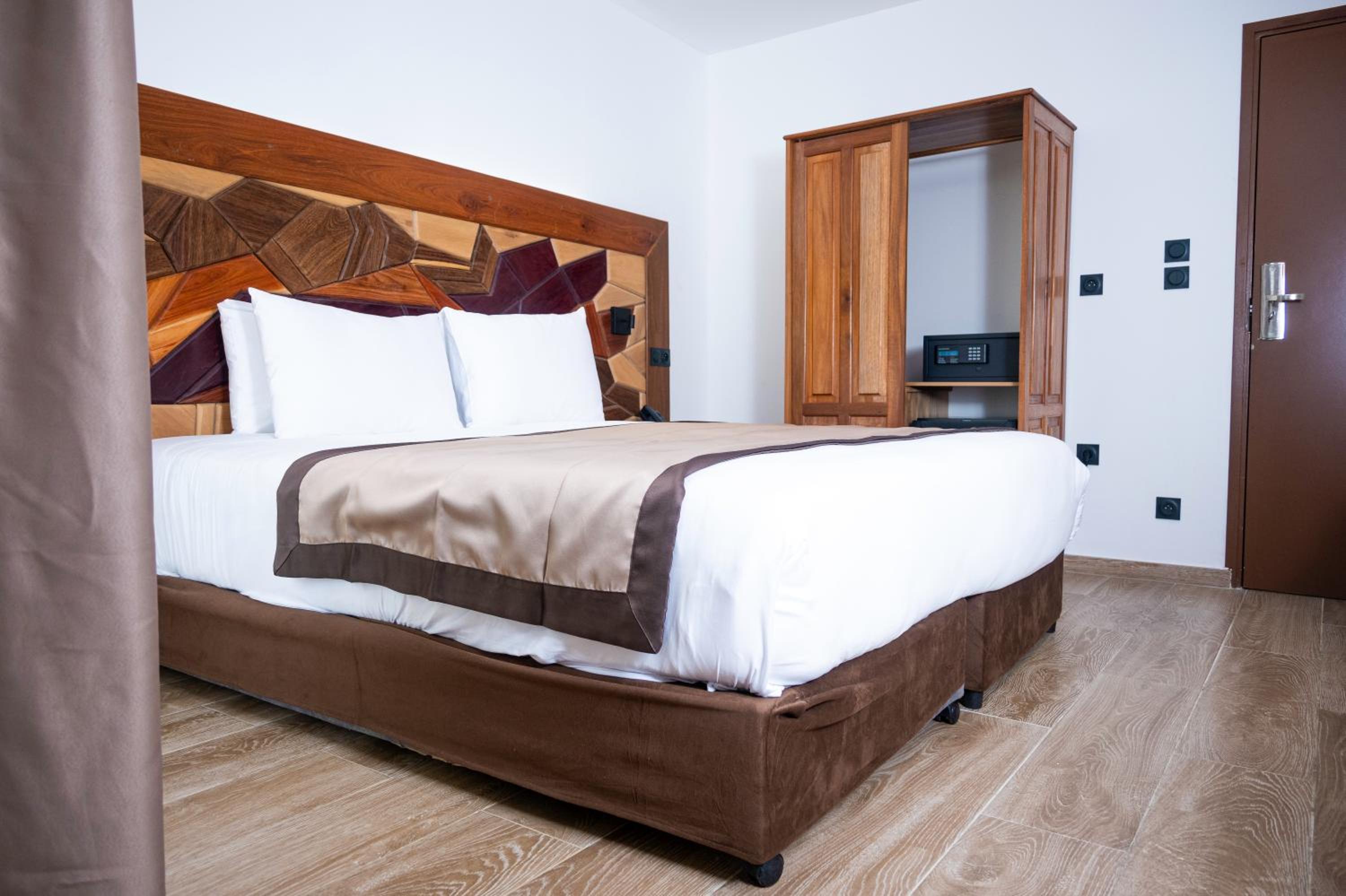 Superior Queen Room photo 1