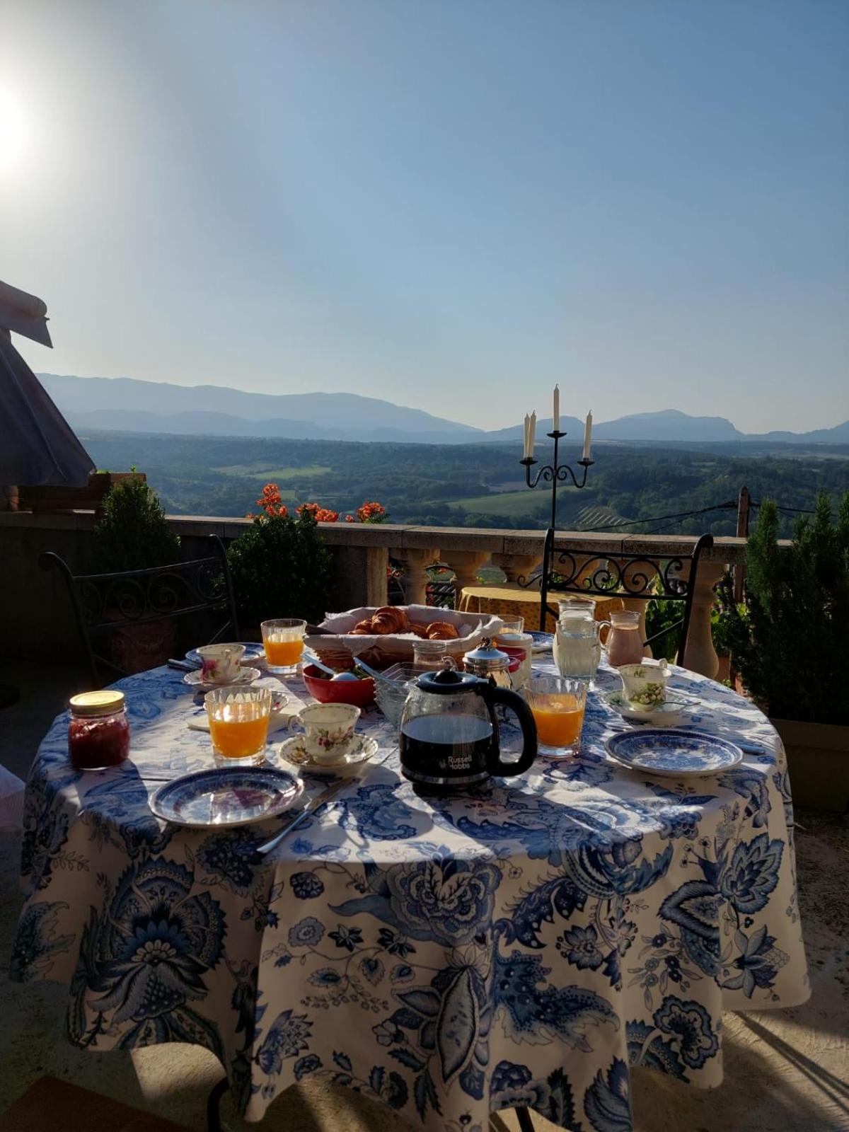 Suite with Mountain View photo 2