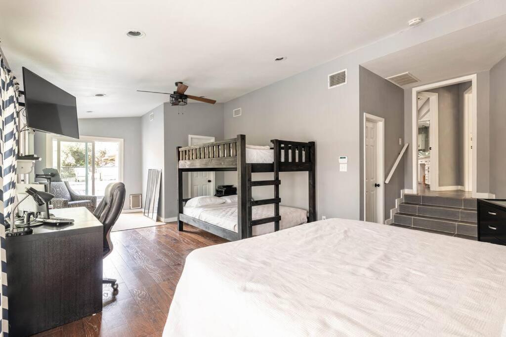 Three-Bedroom Villa photo 2