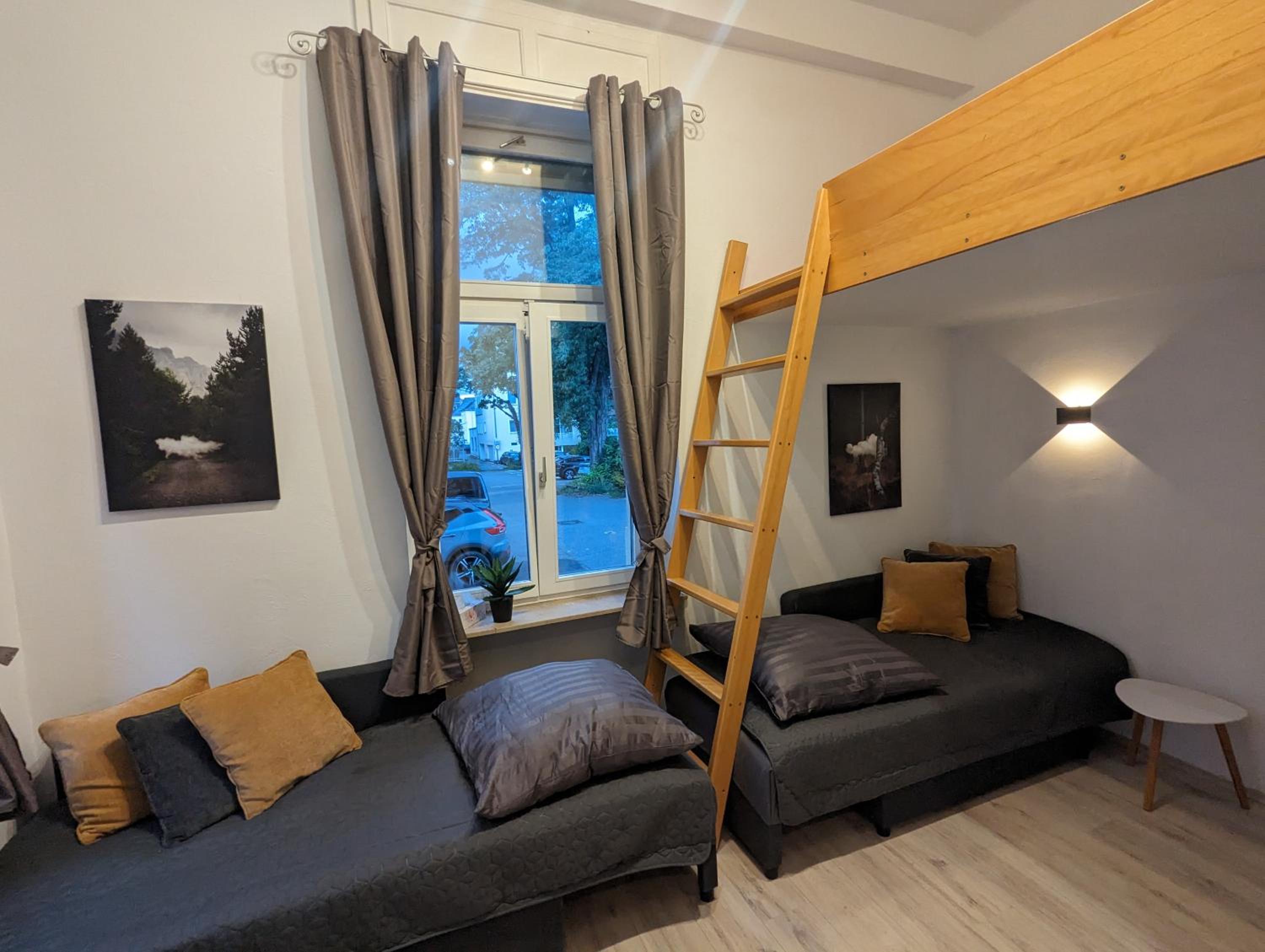 One-Bedroom Apartment photo 1