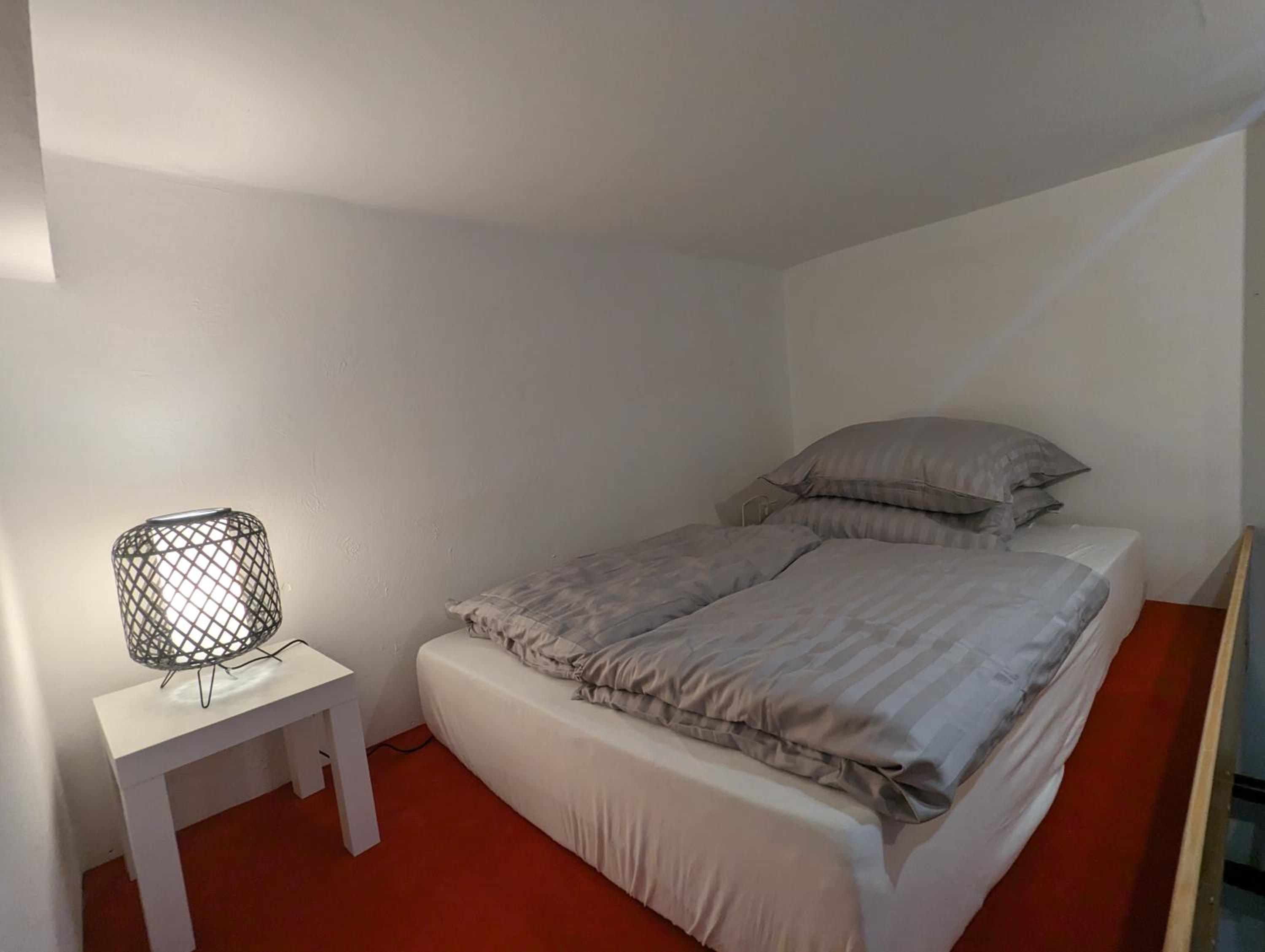 One-Bedroom Apartment photo 2
