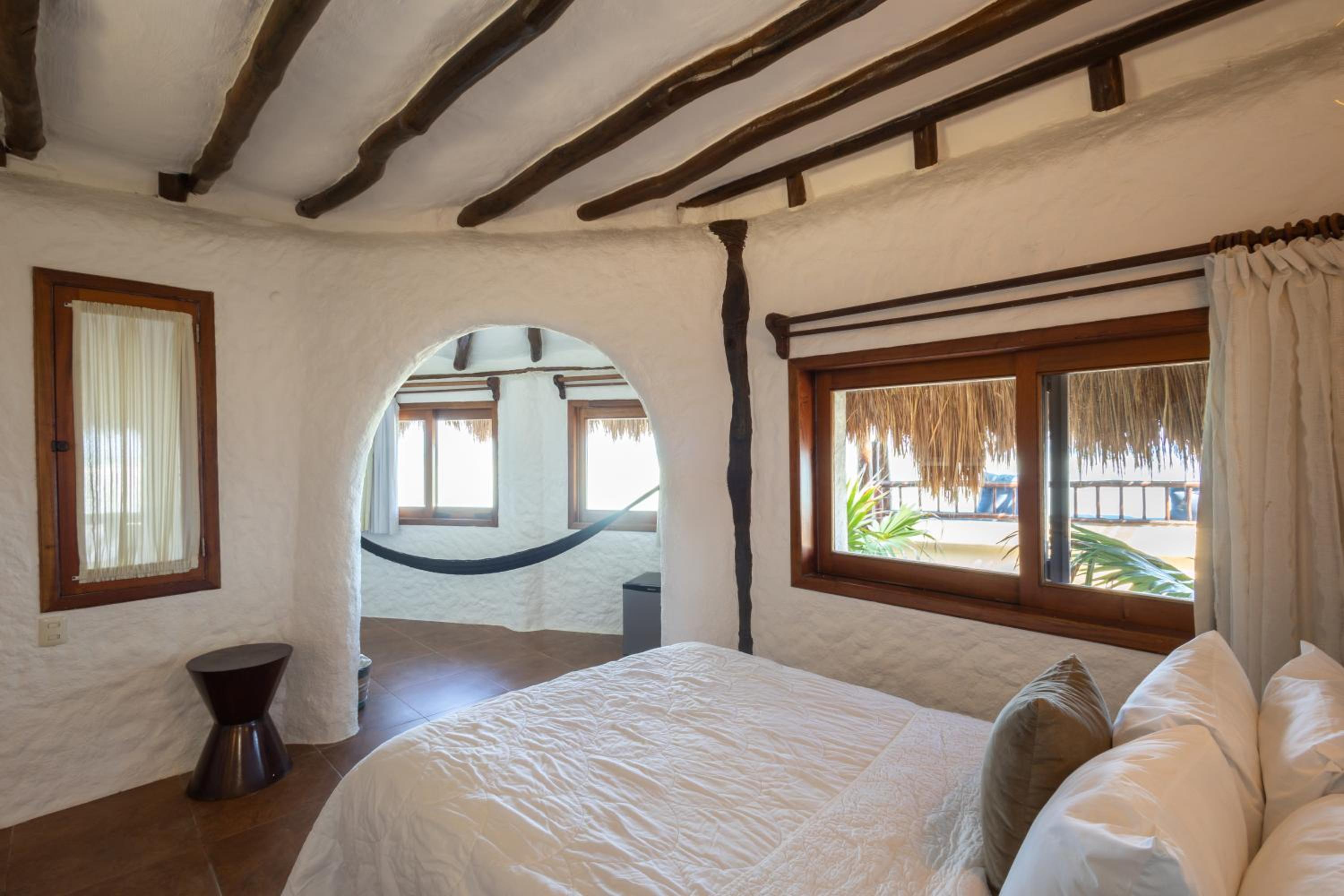Bungalow with Sea View - Photo 1