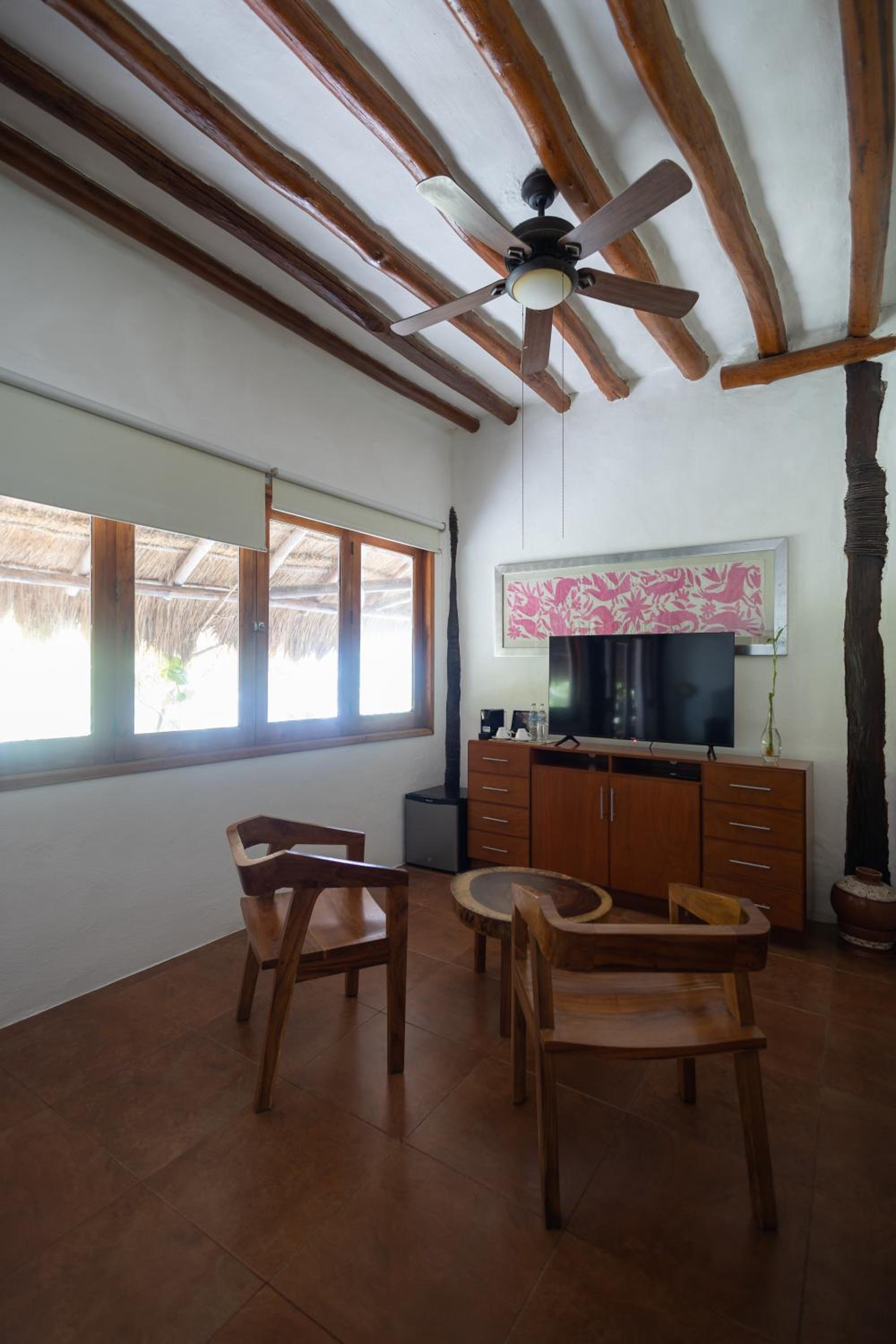 Junior Suite with Sea View - Photo 16