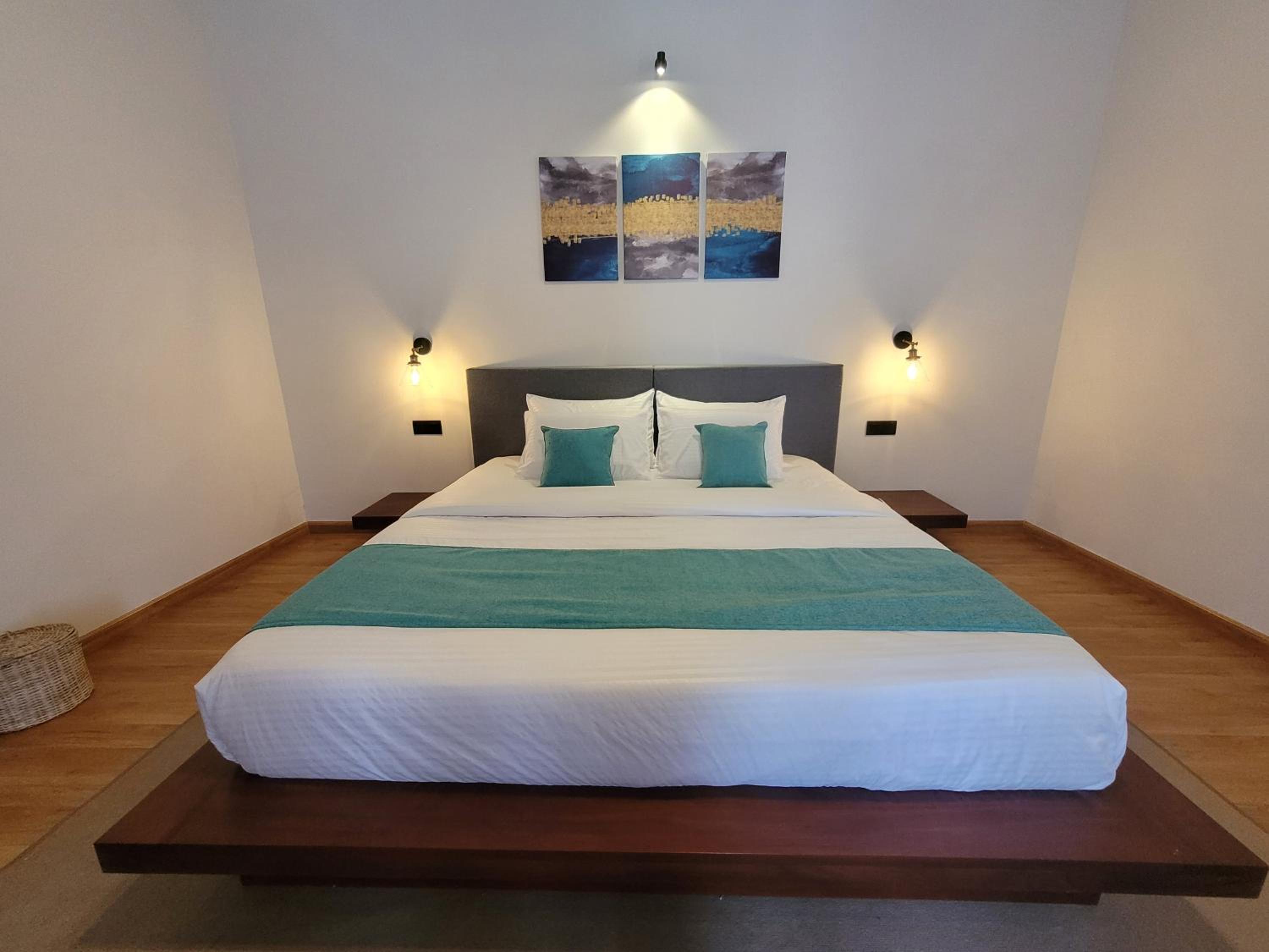 Superior King Room