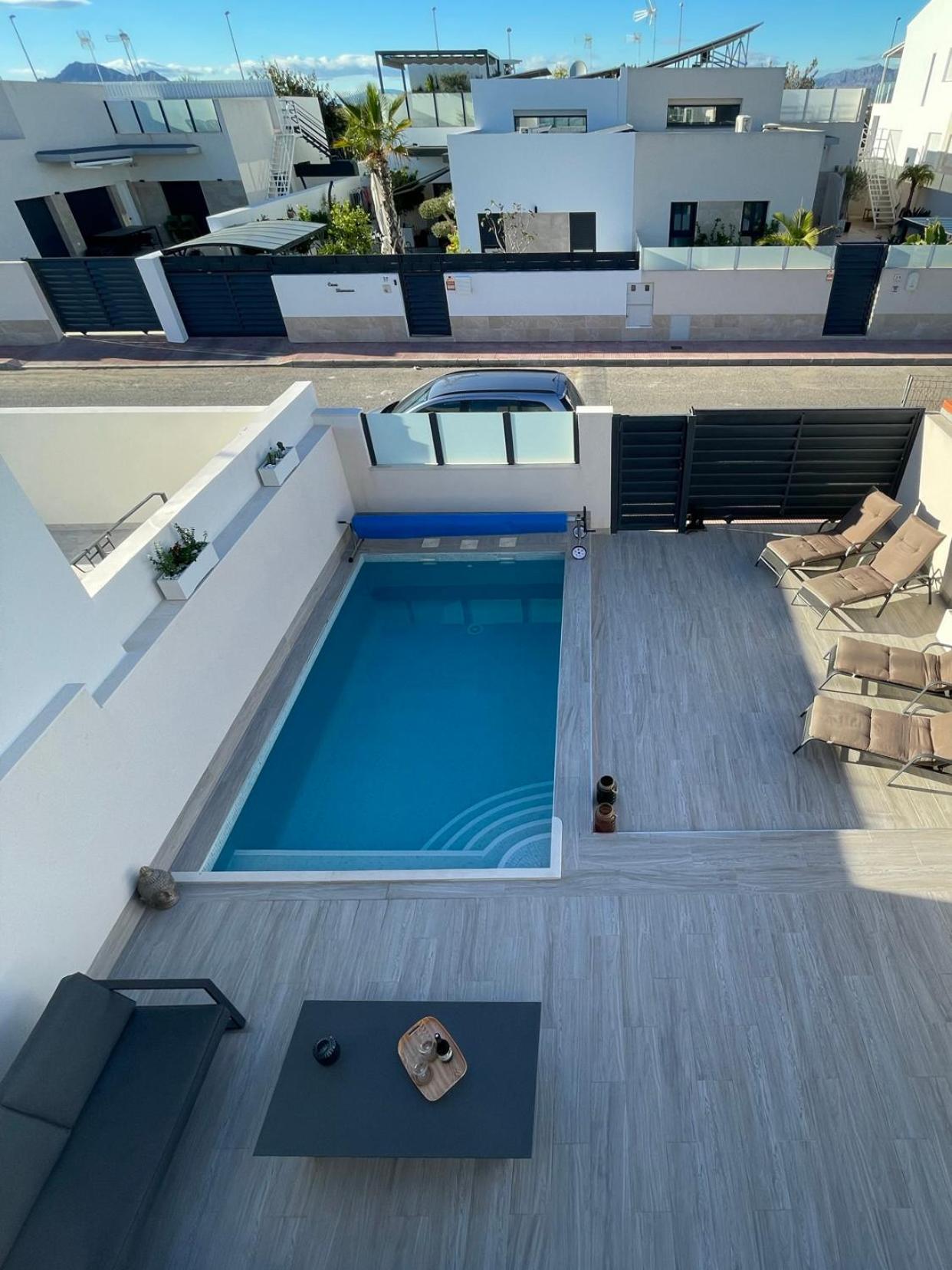 Villa photo 3