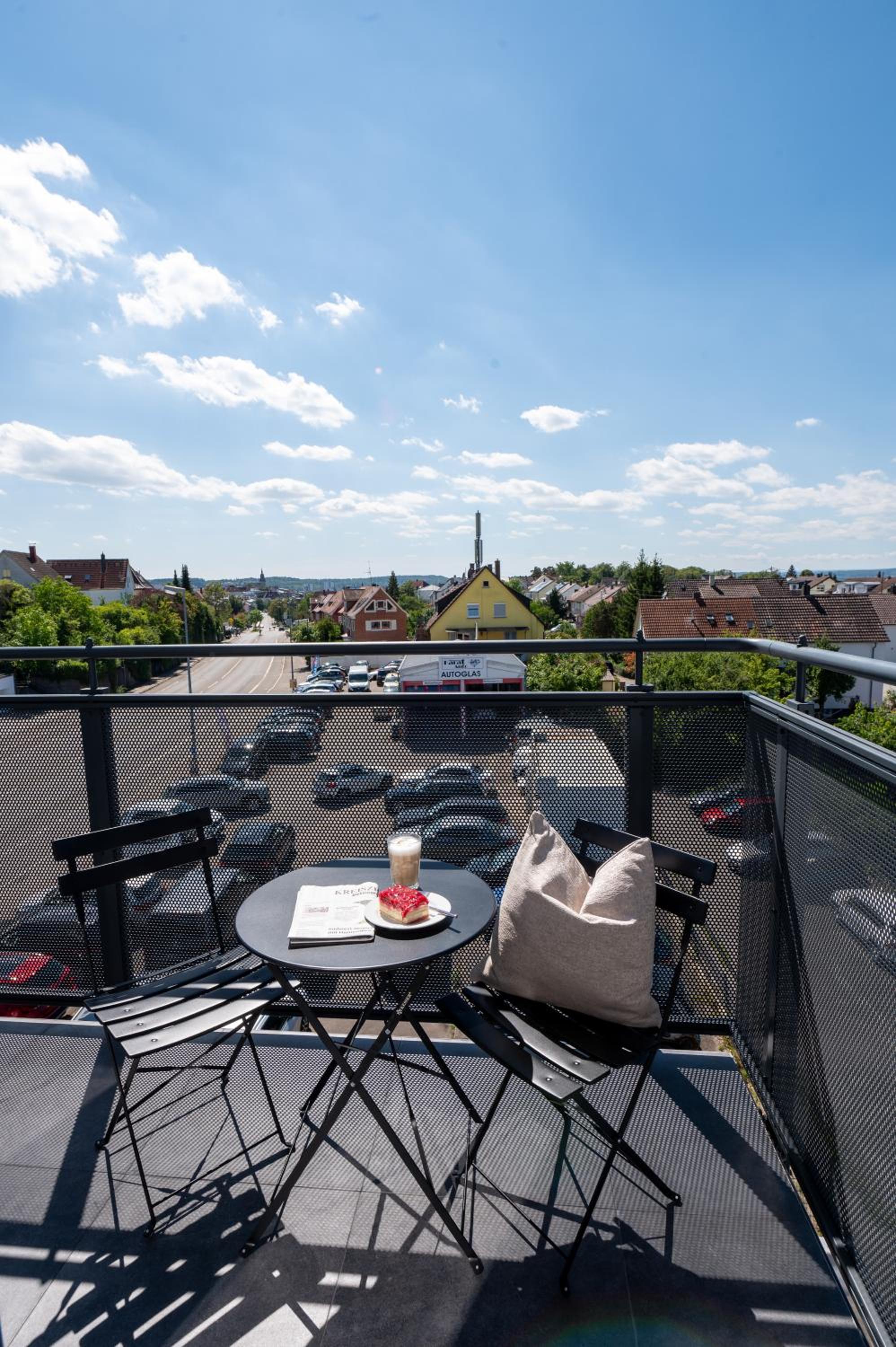 Apartment with Balcony photo 2