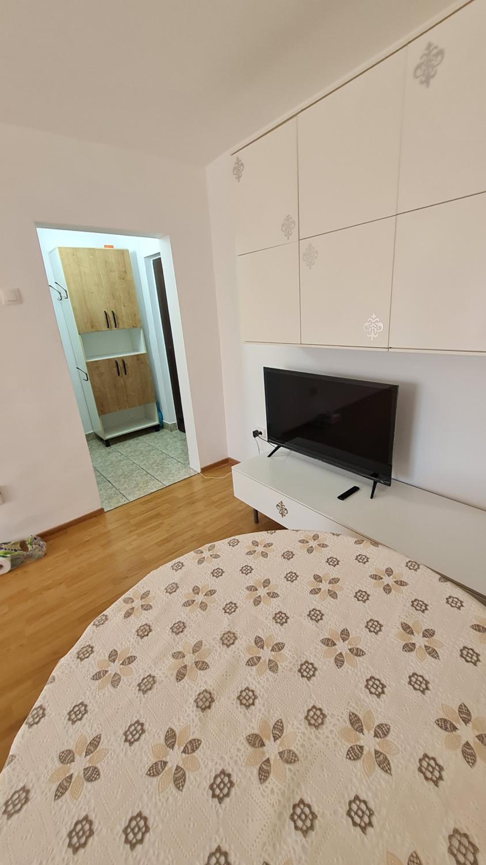 One-Bedroom Apartment photo 3