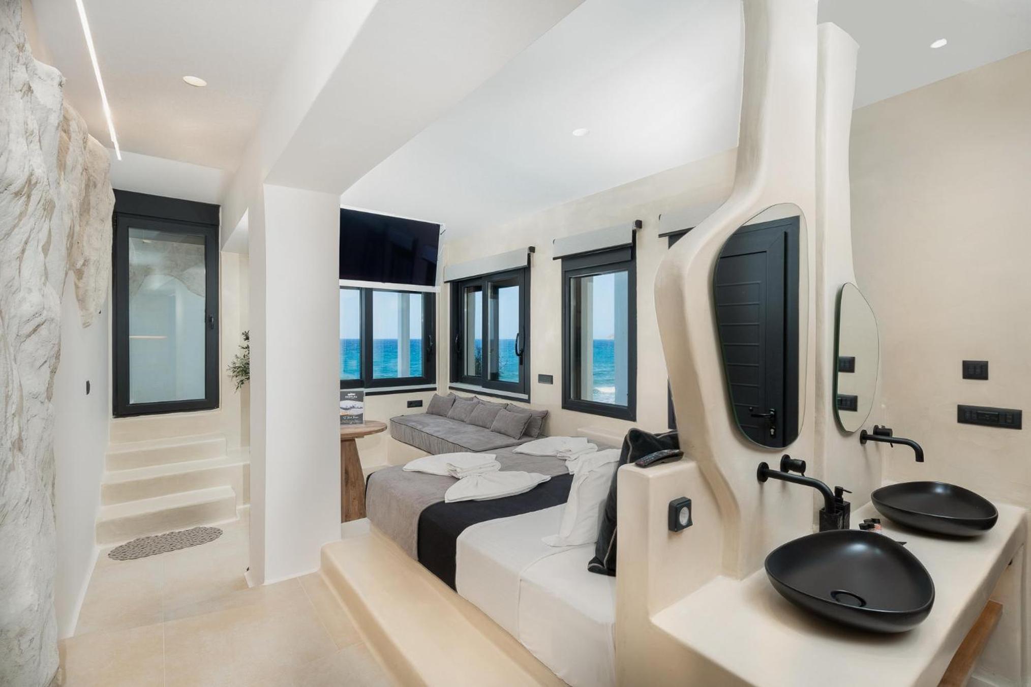 Superior Suite with Sea View photo 2