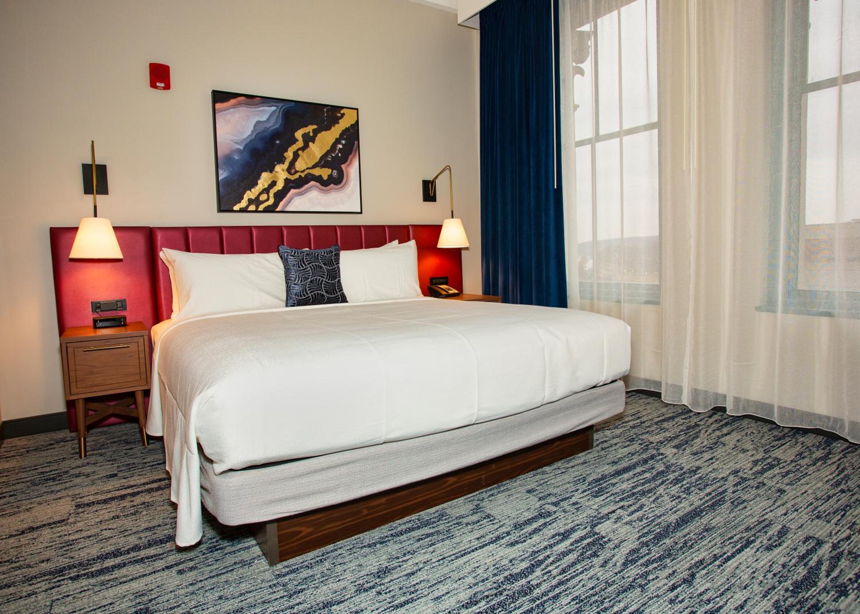 King Room with Sofa Bed - Photo 1