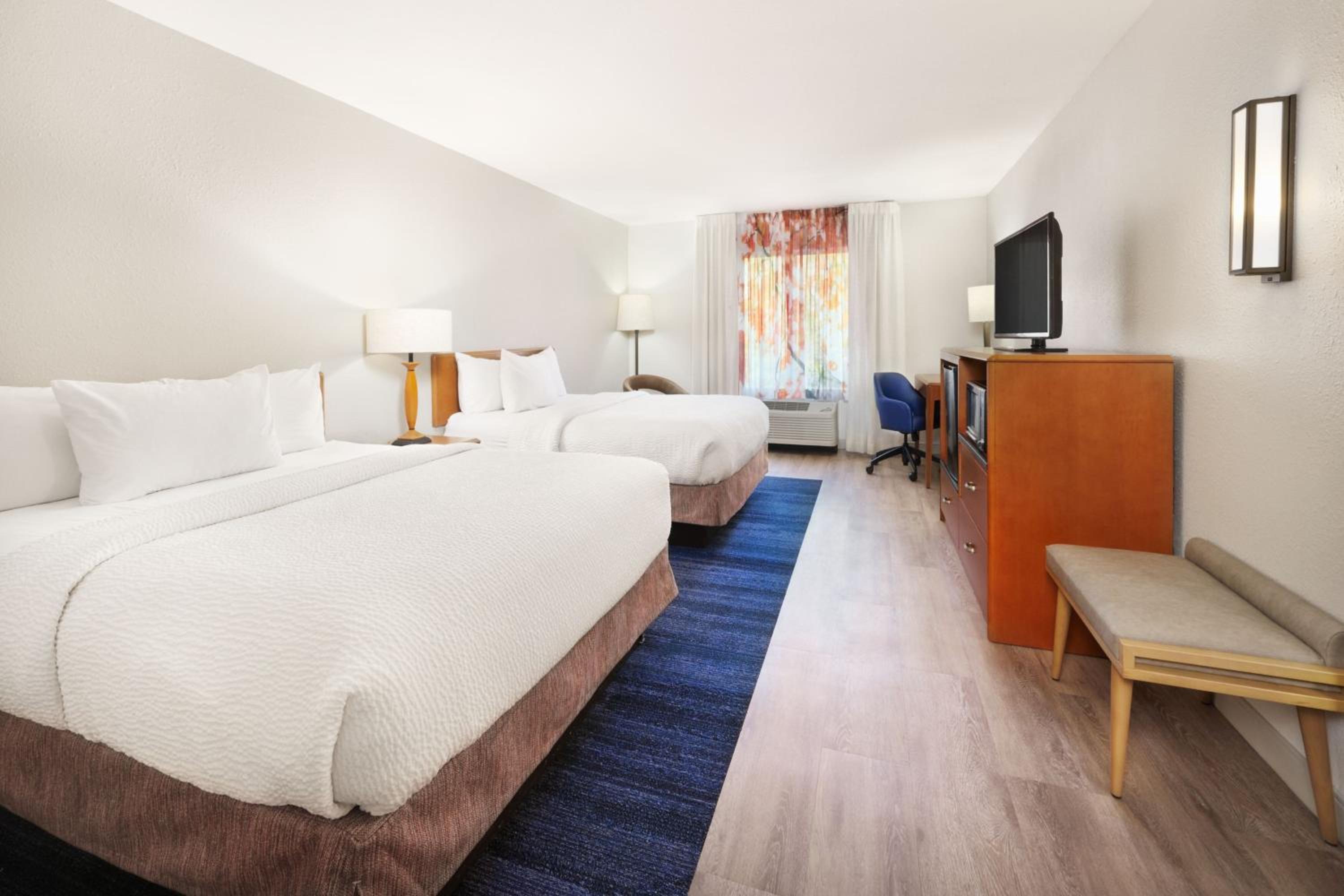 Queen Room with Two Queen Beds - Photo 1
