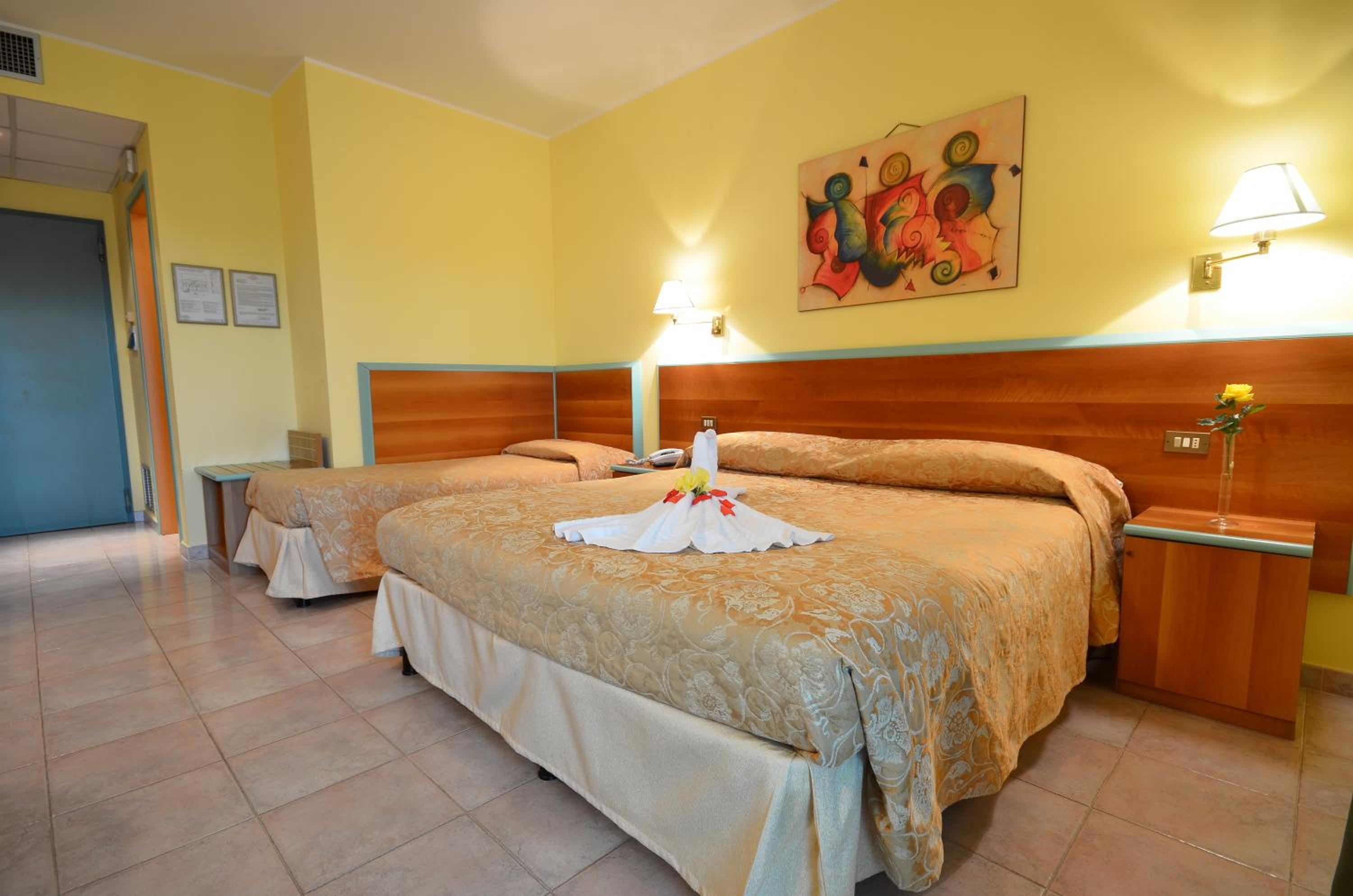 Triple Room - Photo 1