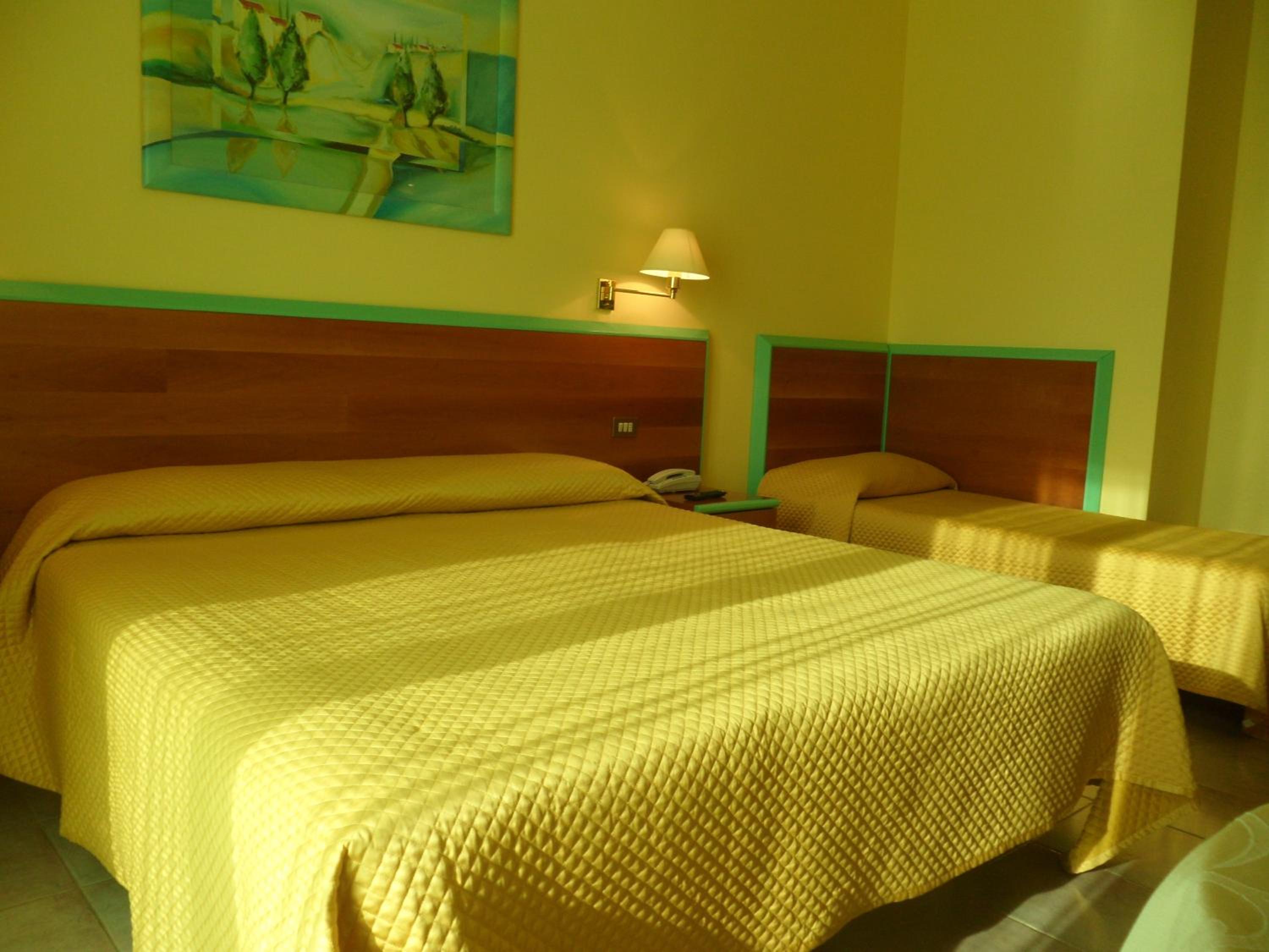Triple Room - Photo 2