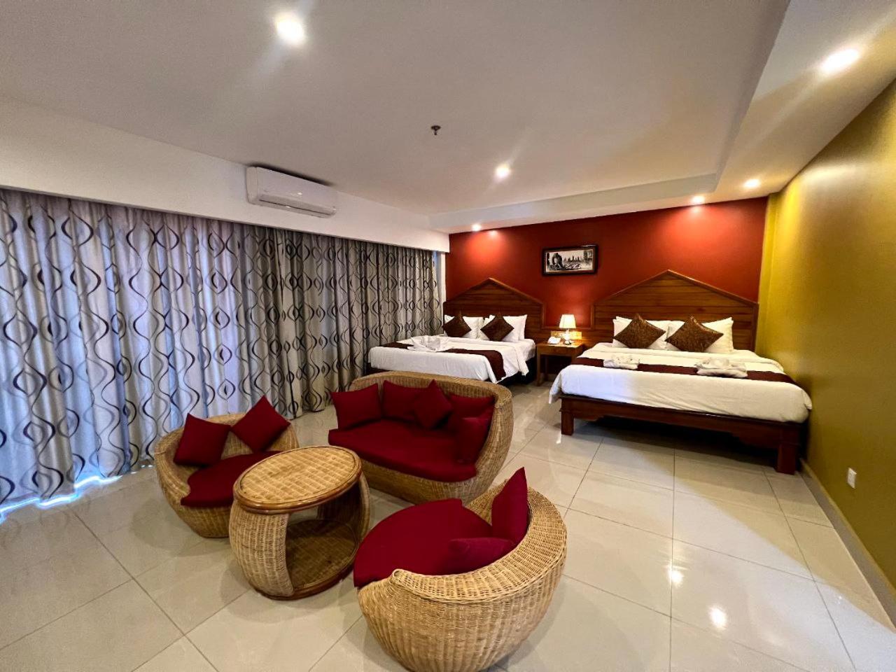 Deluxe Family Room - Photo 7
