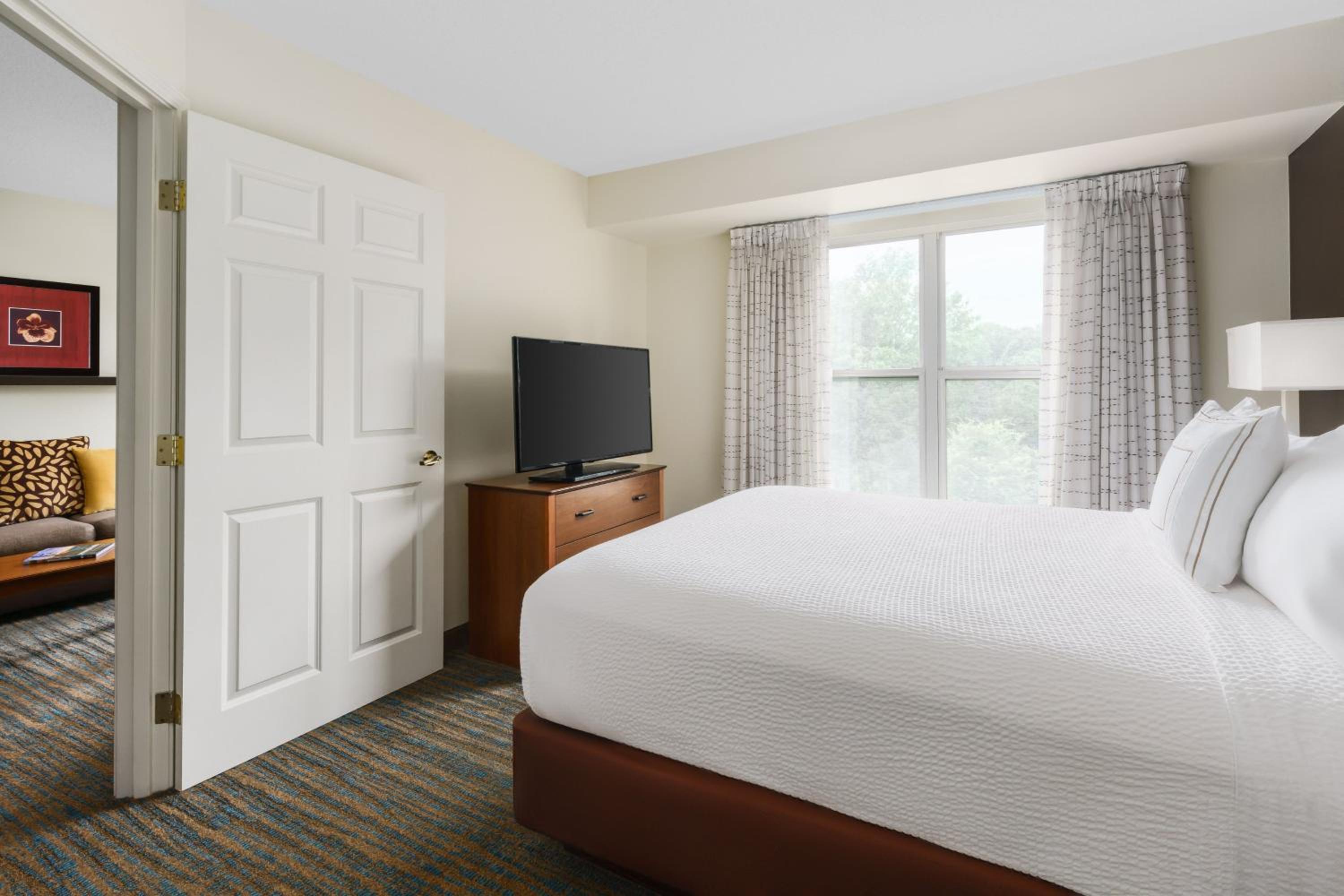 Two-Bedroom Suite - Photo 2