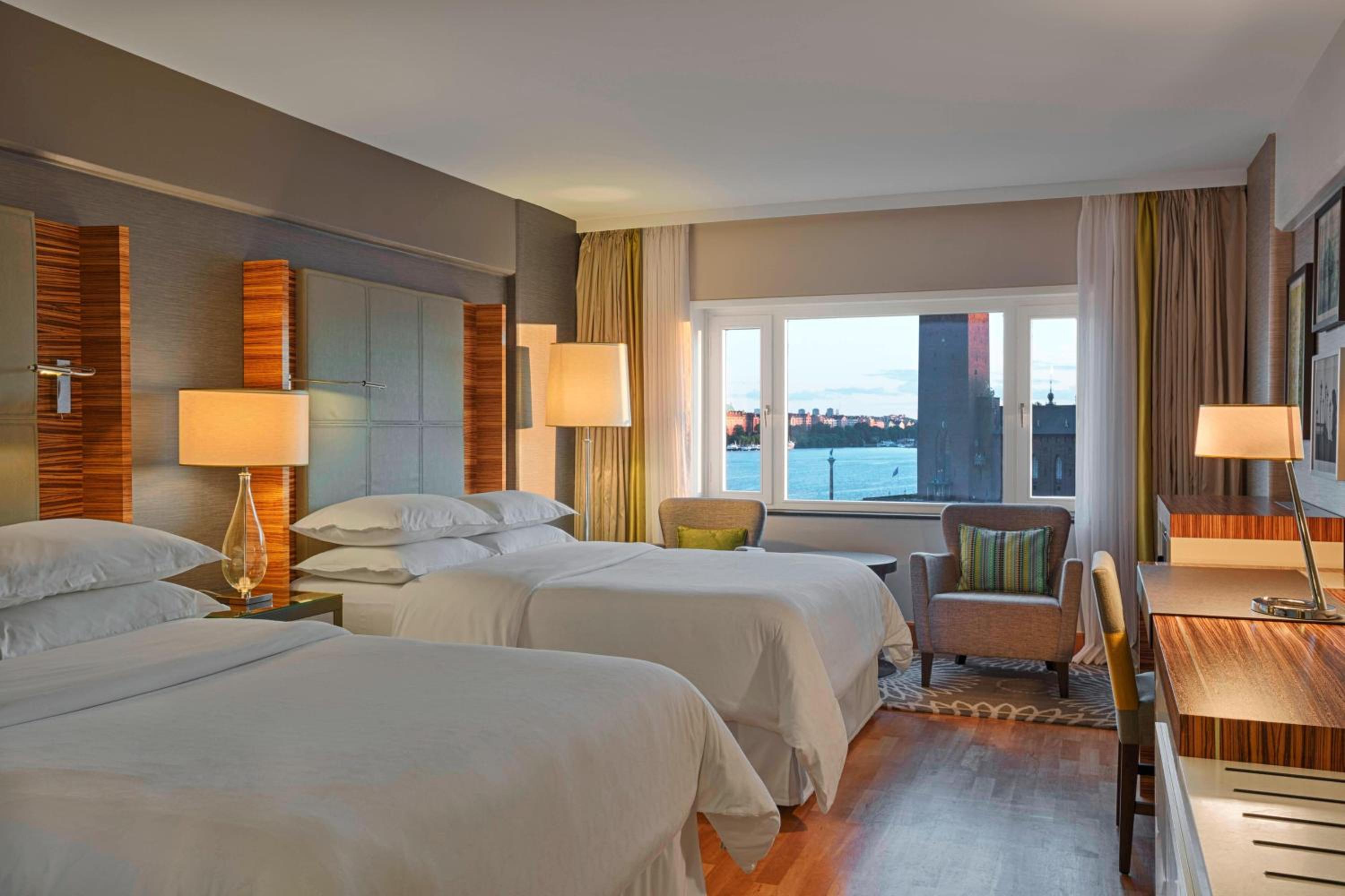Superior Room 2 Double Beds with Lake View photo 3