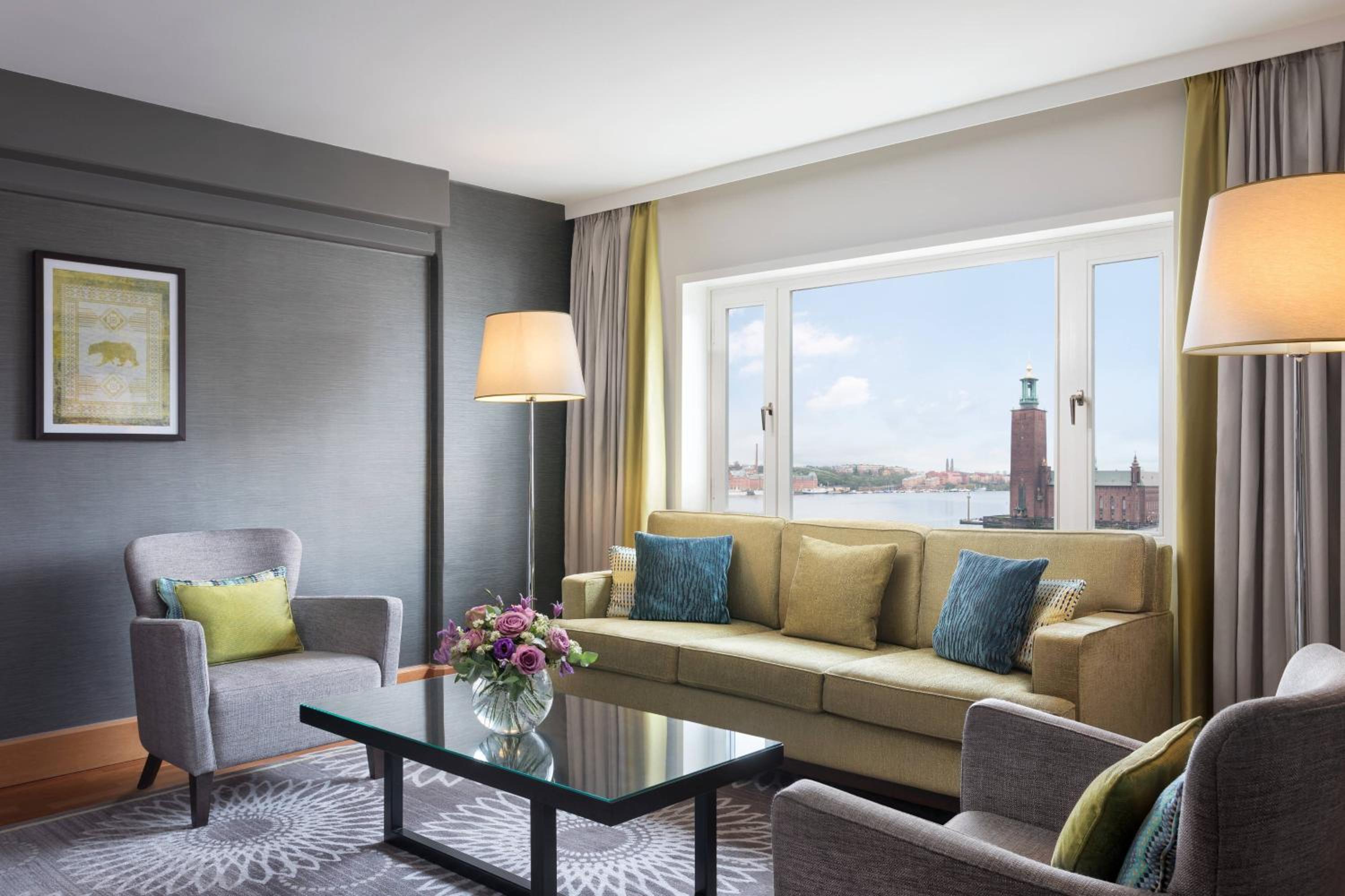 Junior Suite 1 King Bed with Lake View