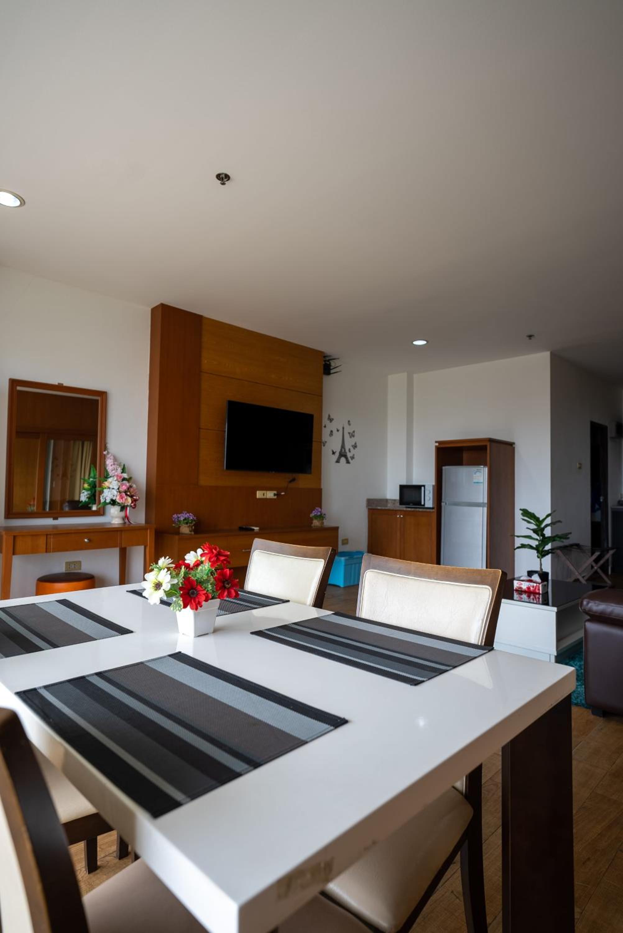 Apartment - Photo 21