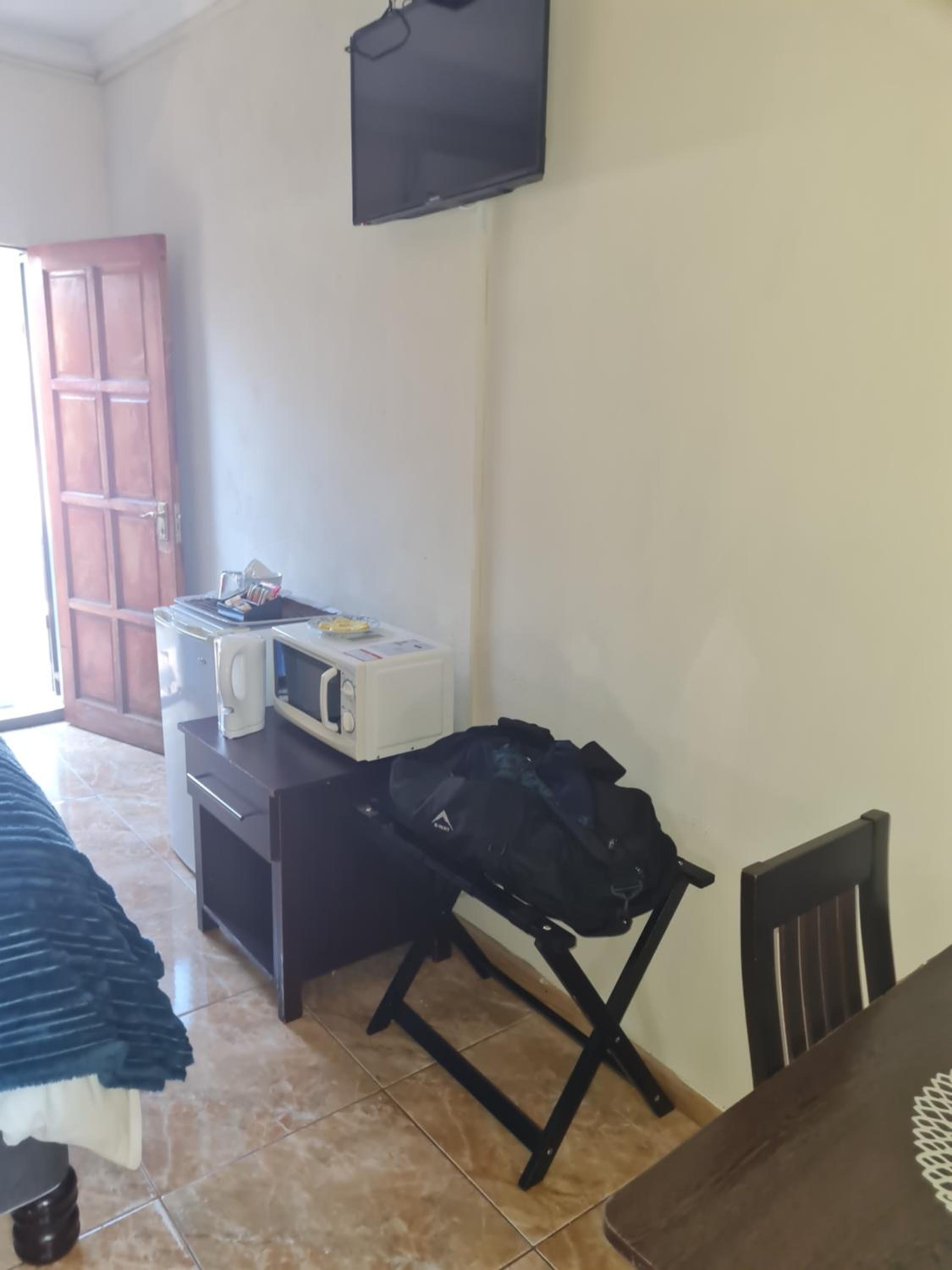 Double Room with Private Bathroom photo 2