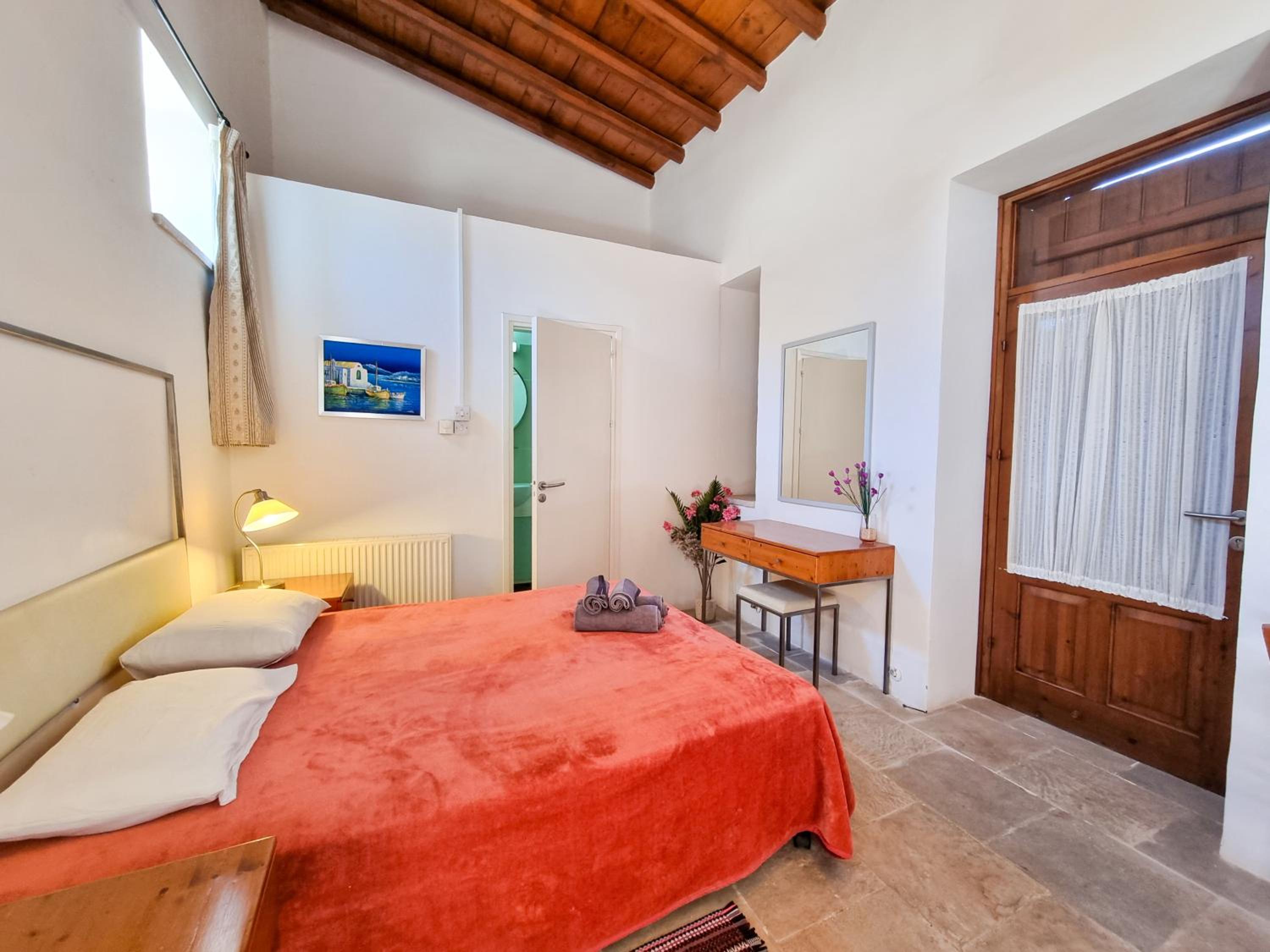 Studio Apartment photo 1