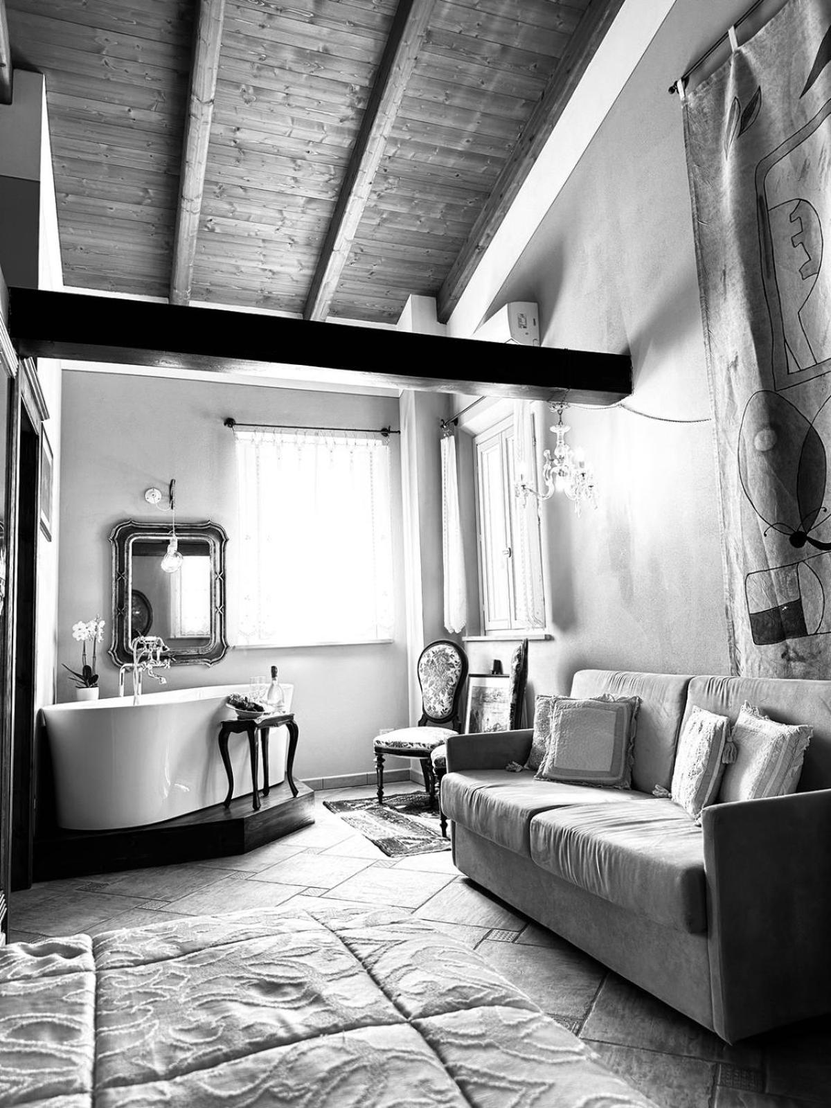 Suite - Photo 21