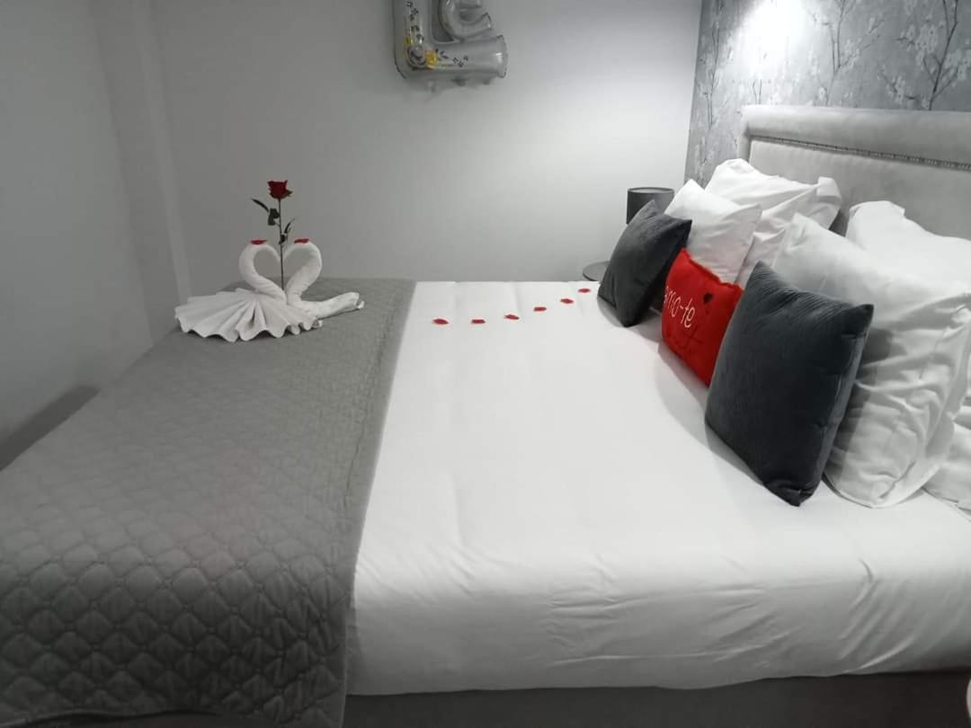 One-Bedroom Apartment - Photo 11