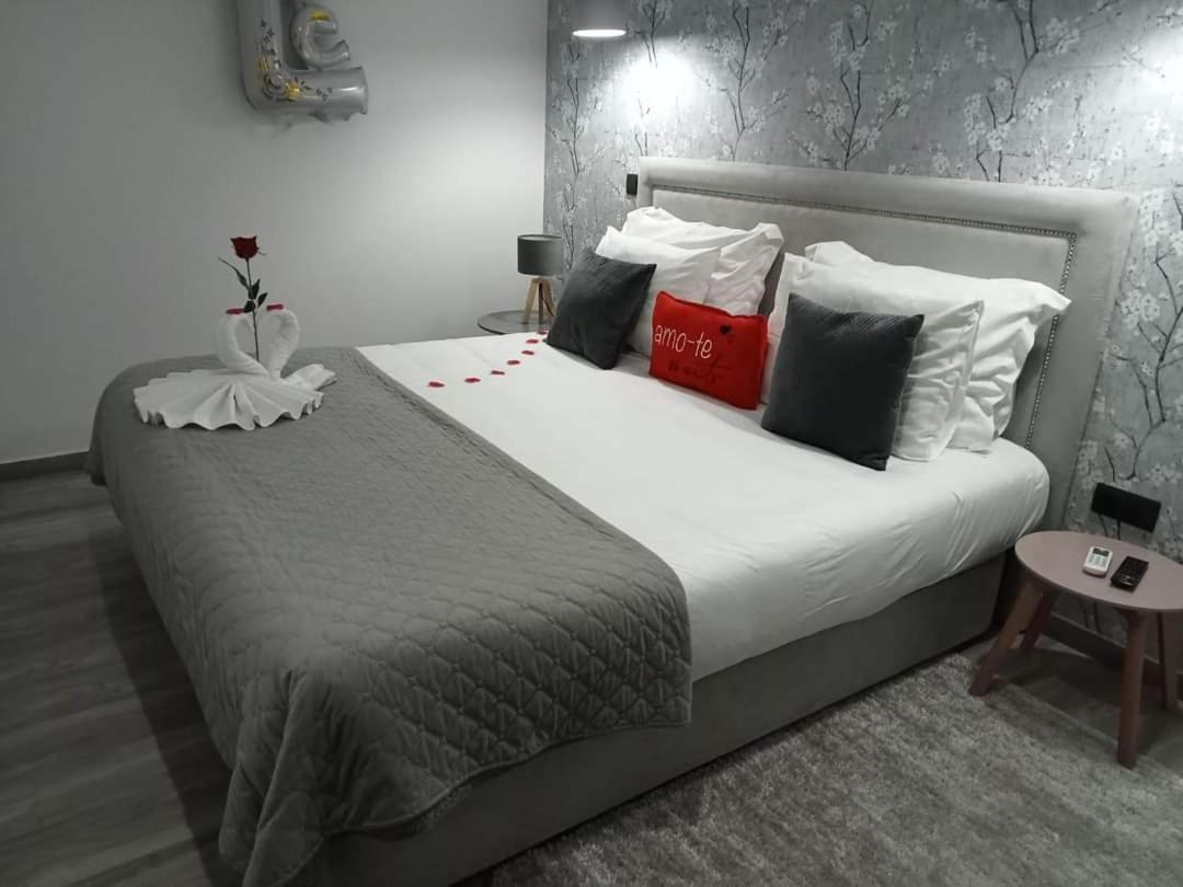 One-Bedroom Apartment - Photo 12