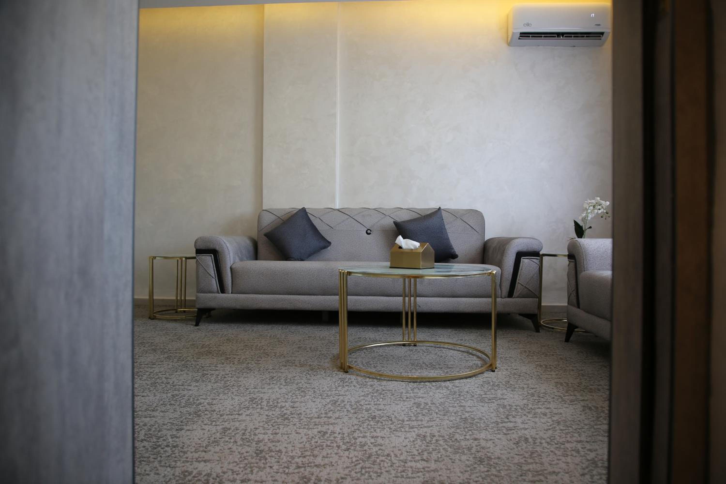 One-Bedroom Apartment - Photo 13