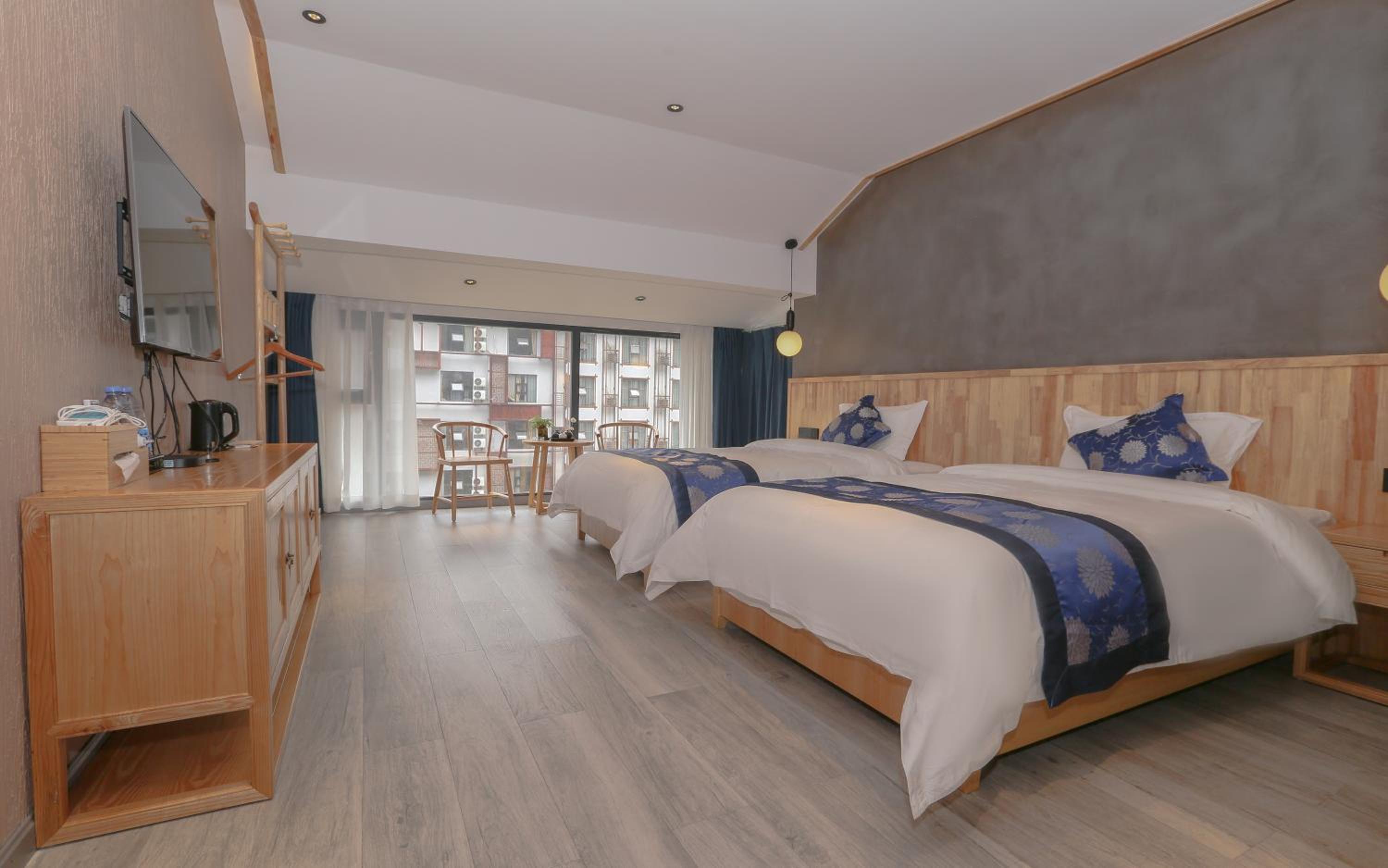 Deluxe Twin Room photo 2