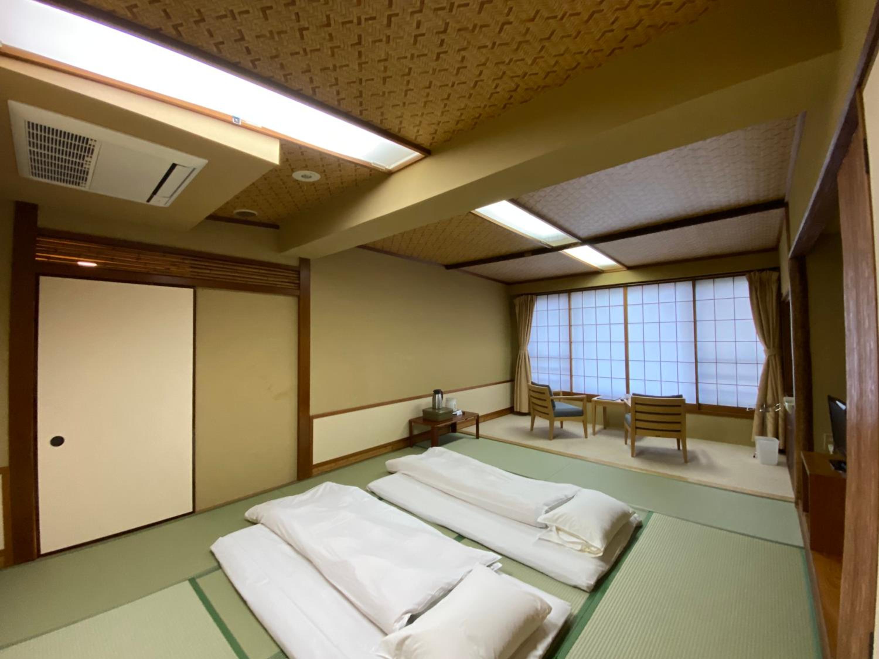 Japanese-Style Room without View without Bath and Toilet - Smoking photo 2