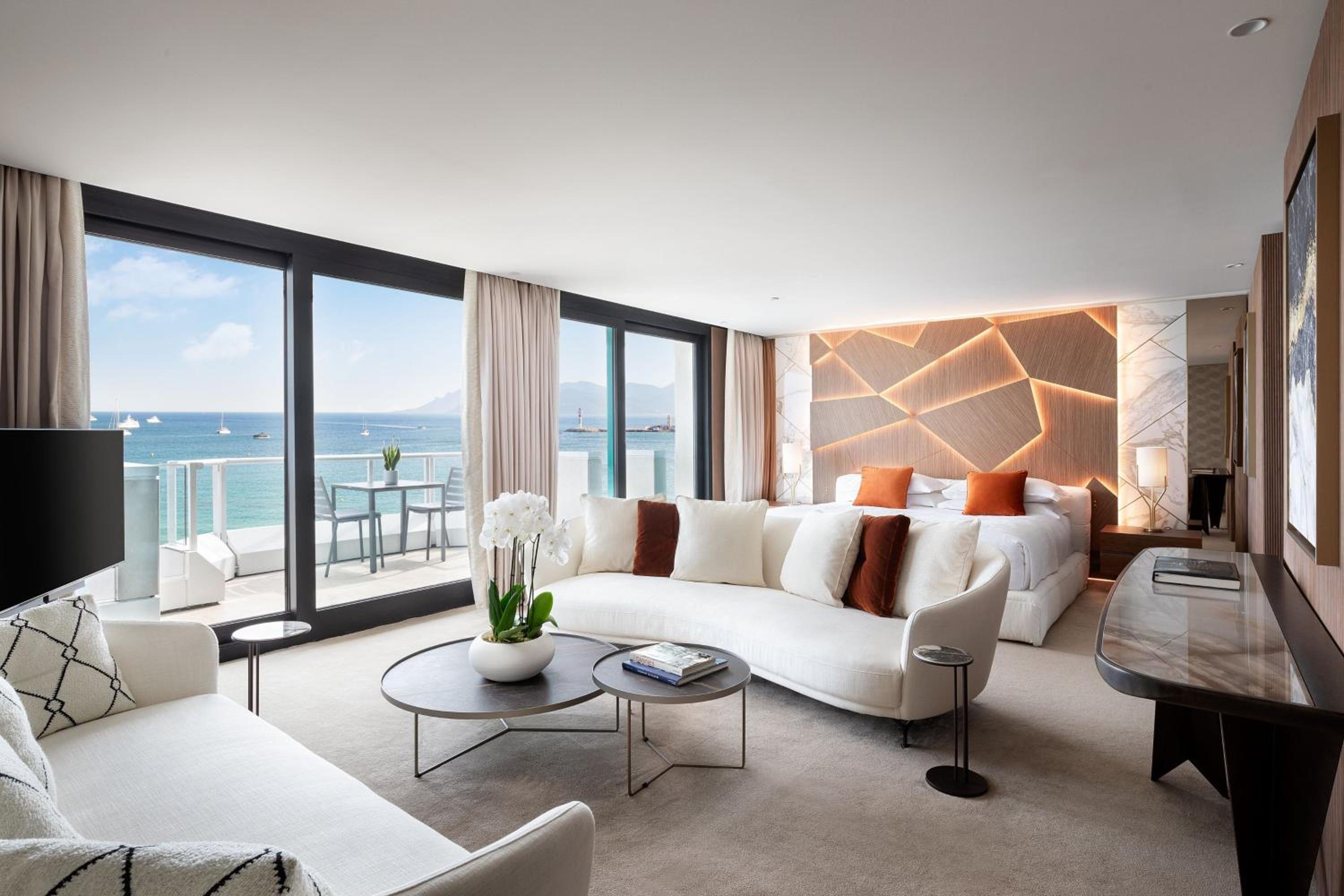 Luxury Suite with Sea View - Photo 5
