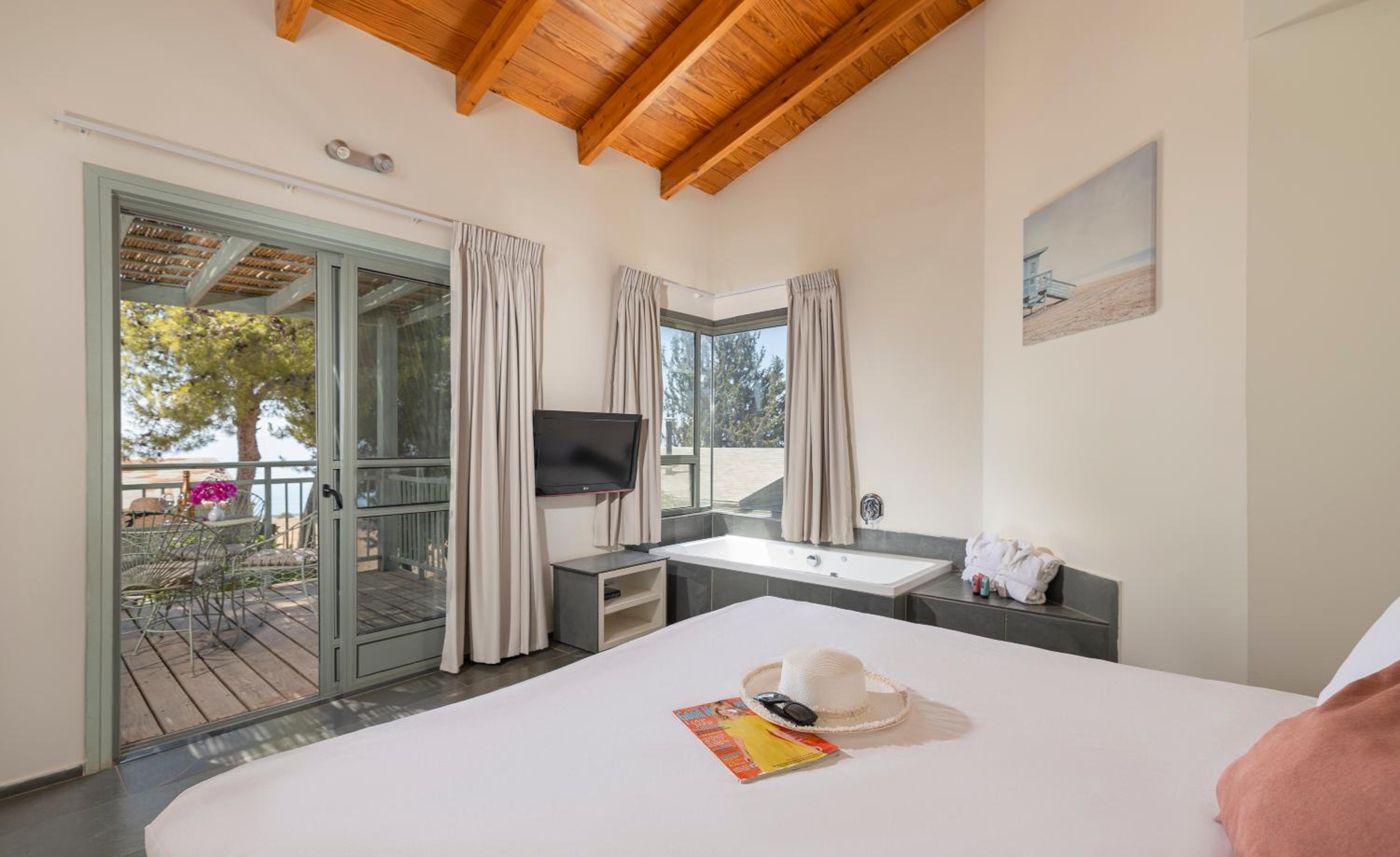 Suite with Jacuzzi - Photo 1