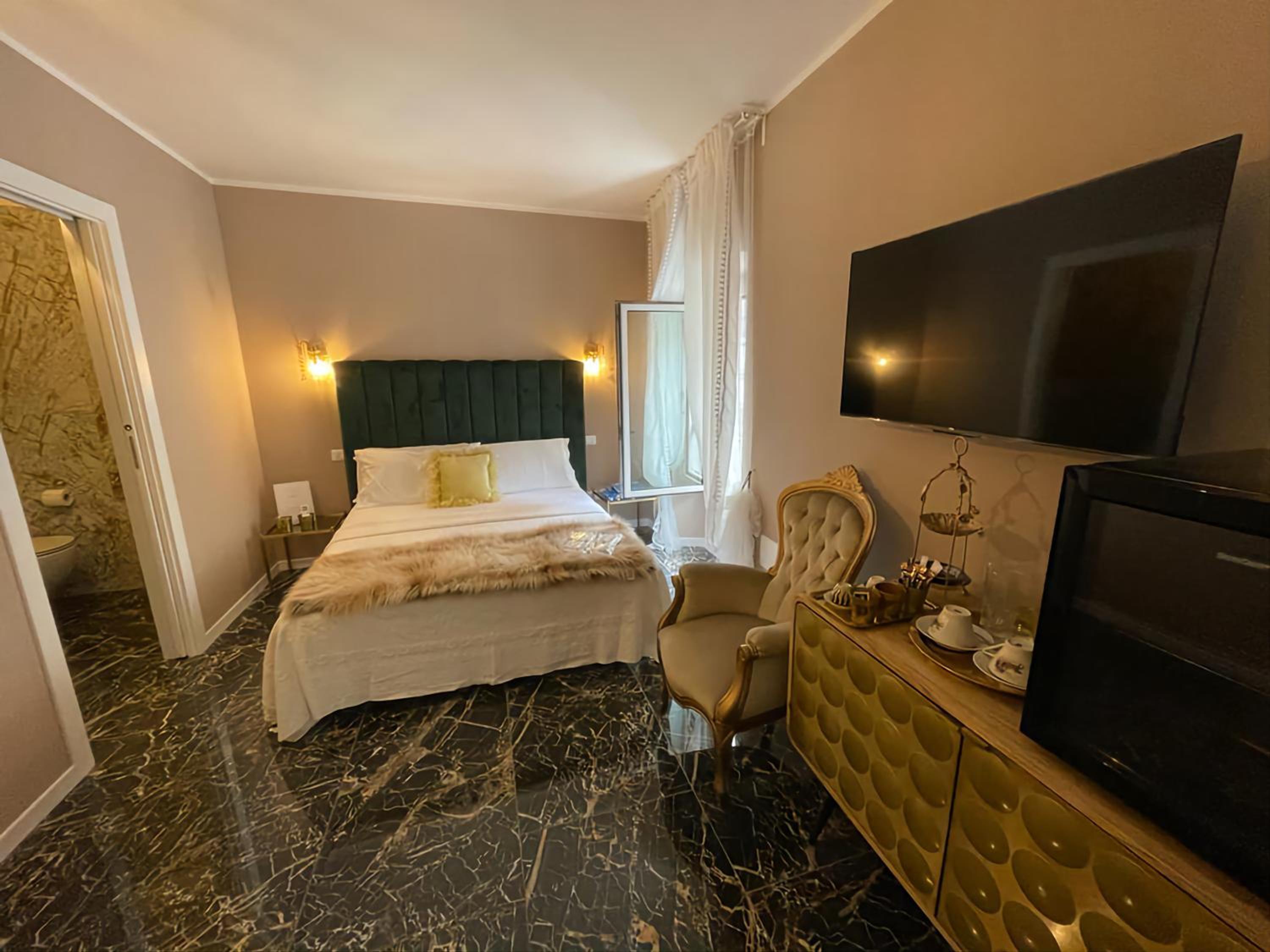 Deluxe Queen Room photo 3