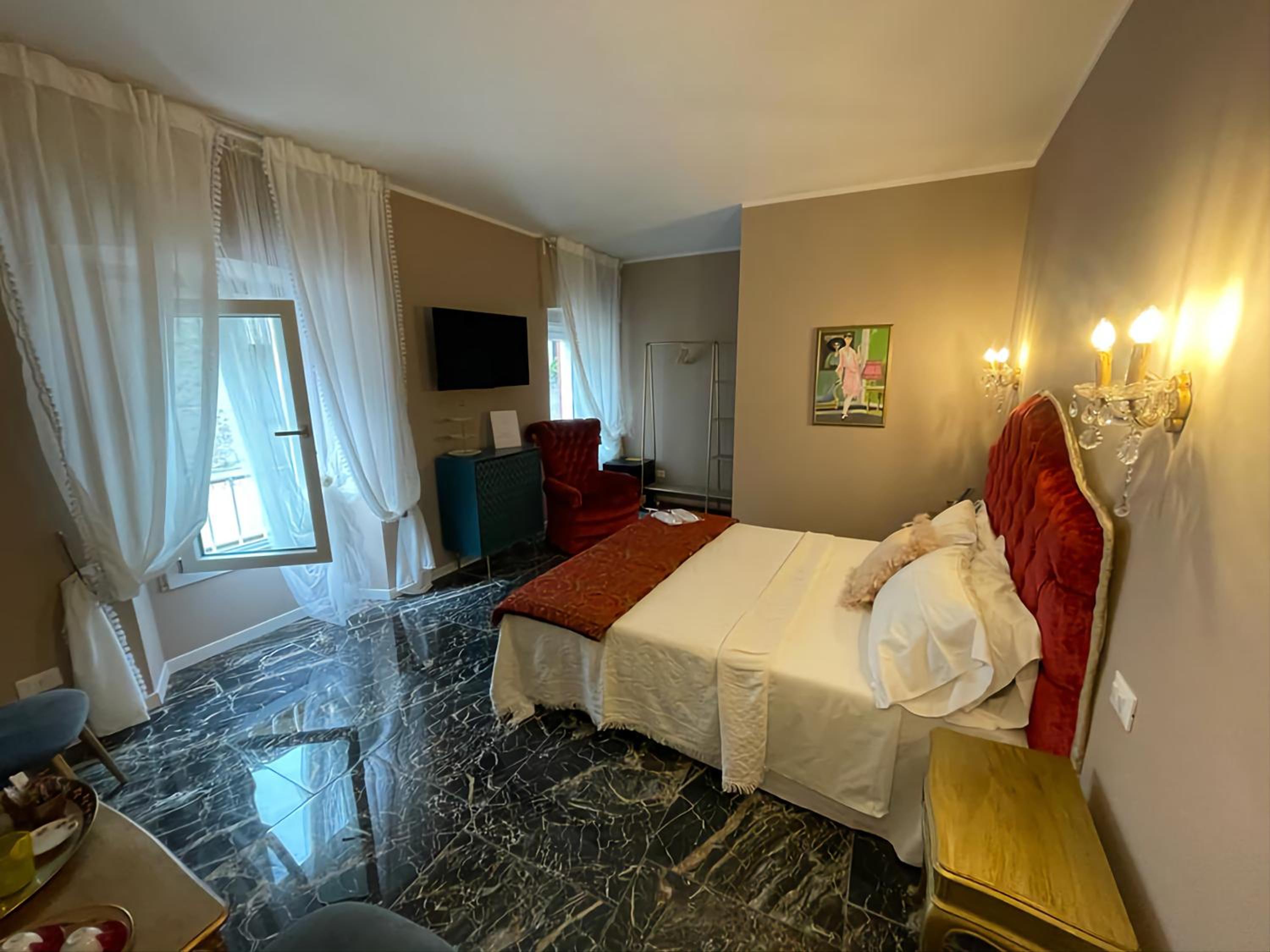 Deluxe Double Room photo 3