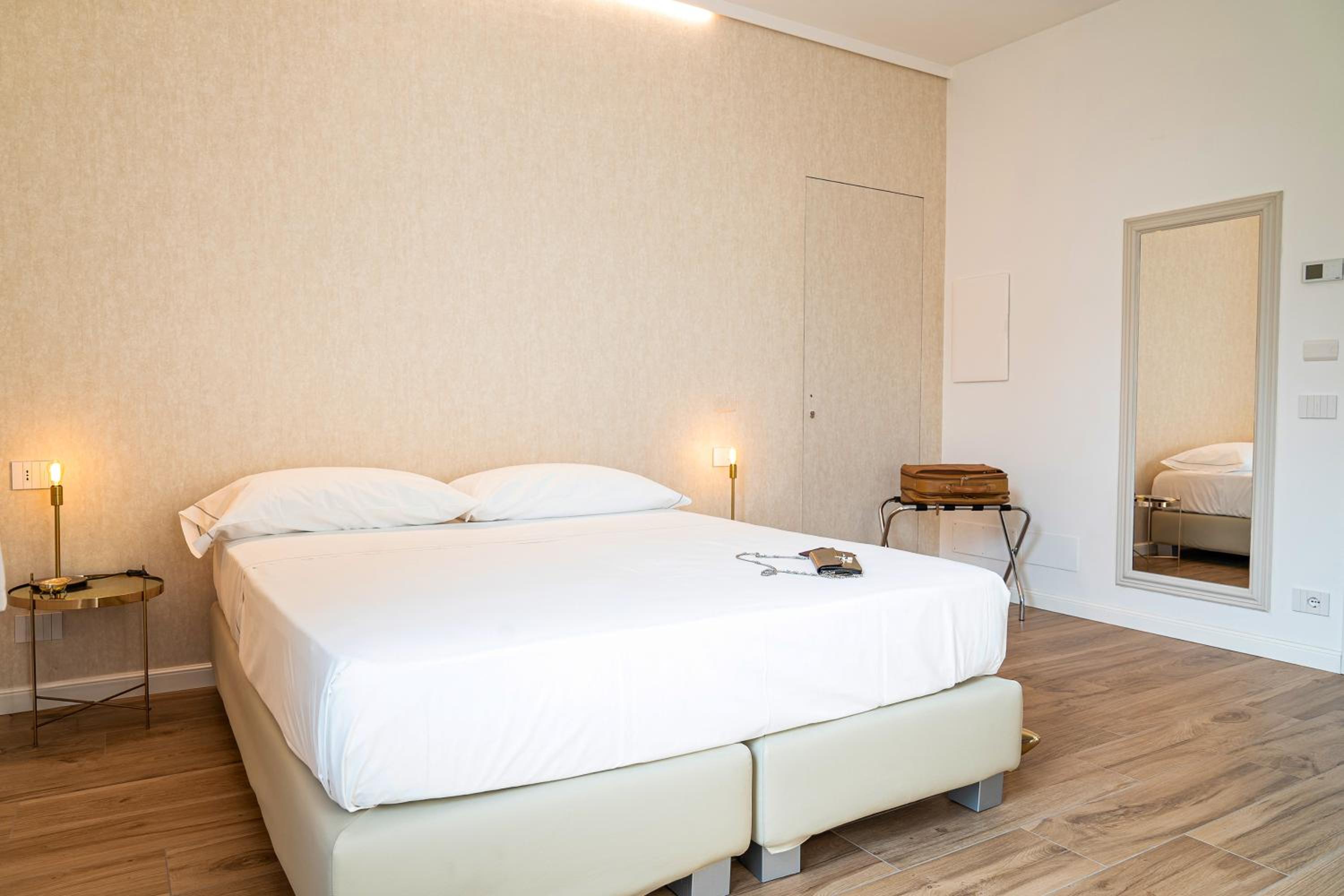 Deluxe Double or Twin Room - Photo 1