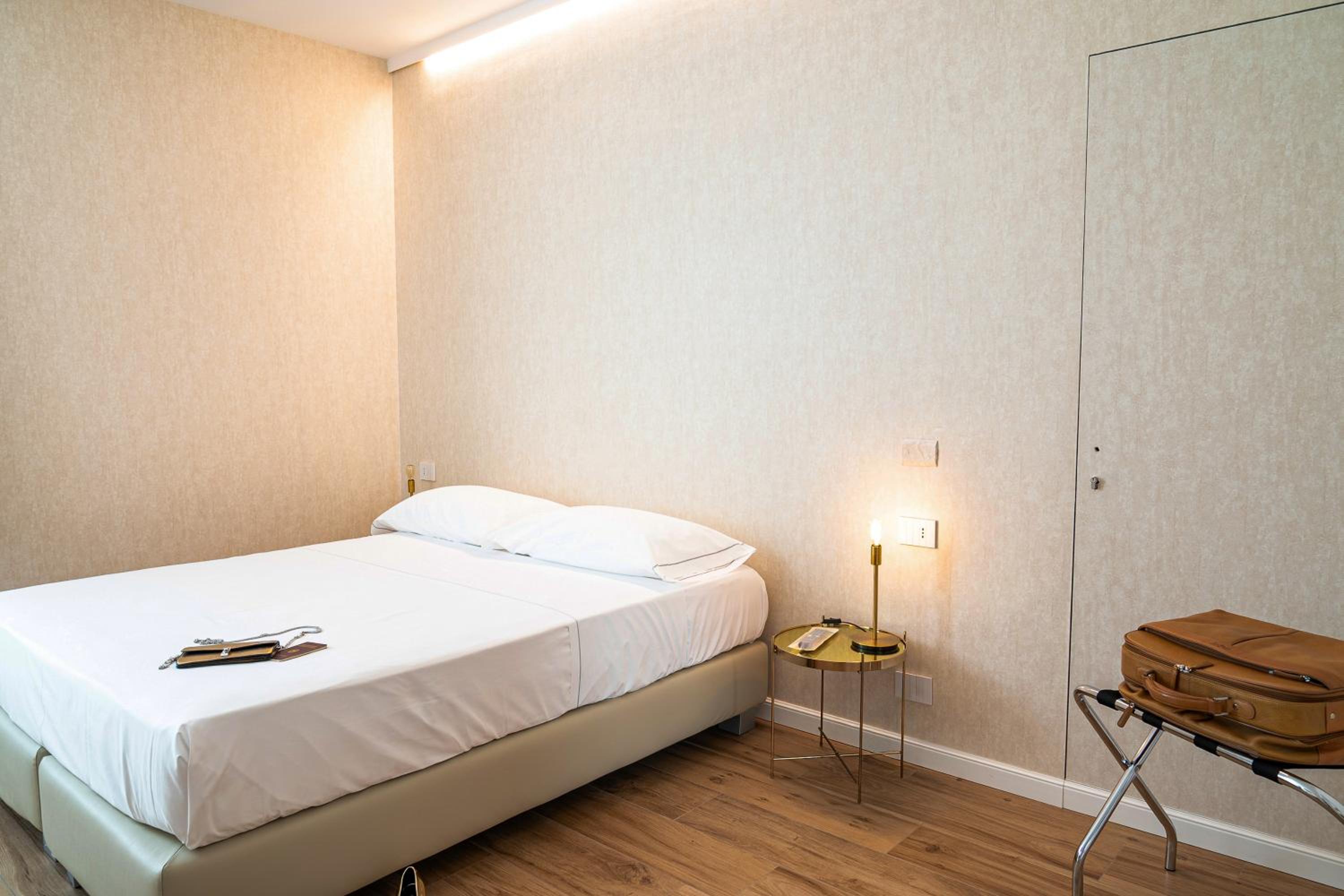 Deluxe Double or Twin Room - Photo 2